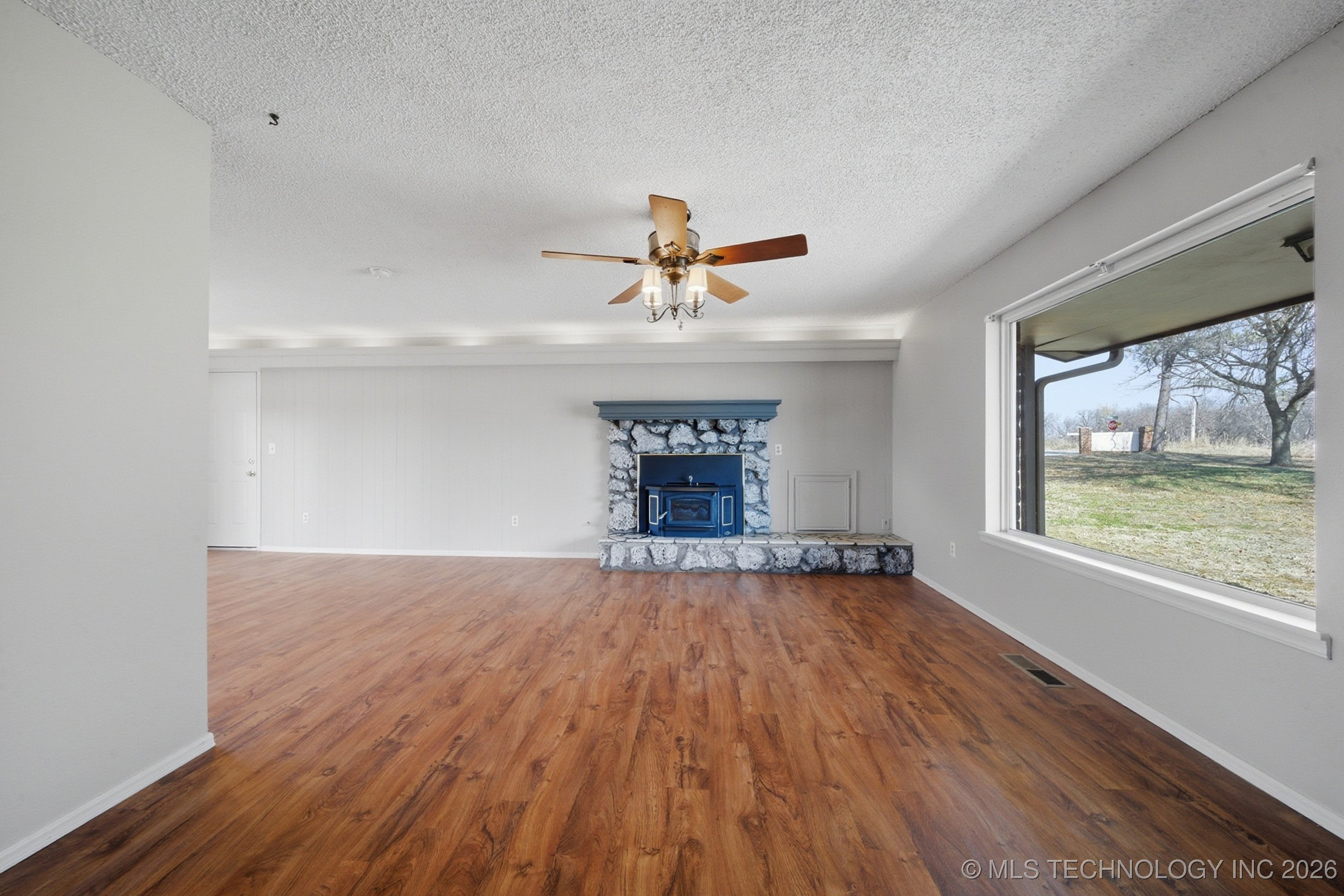 15876 E Pony Lake Drive Property Photo 7