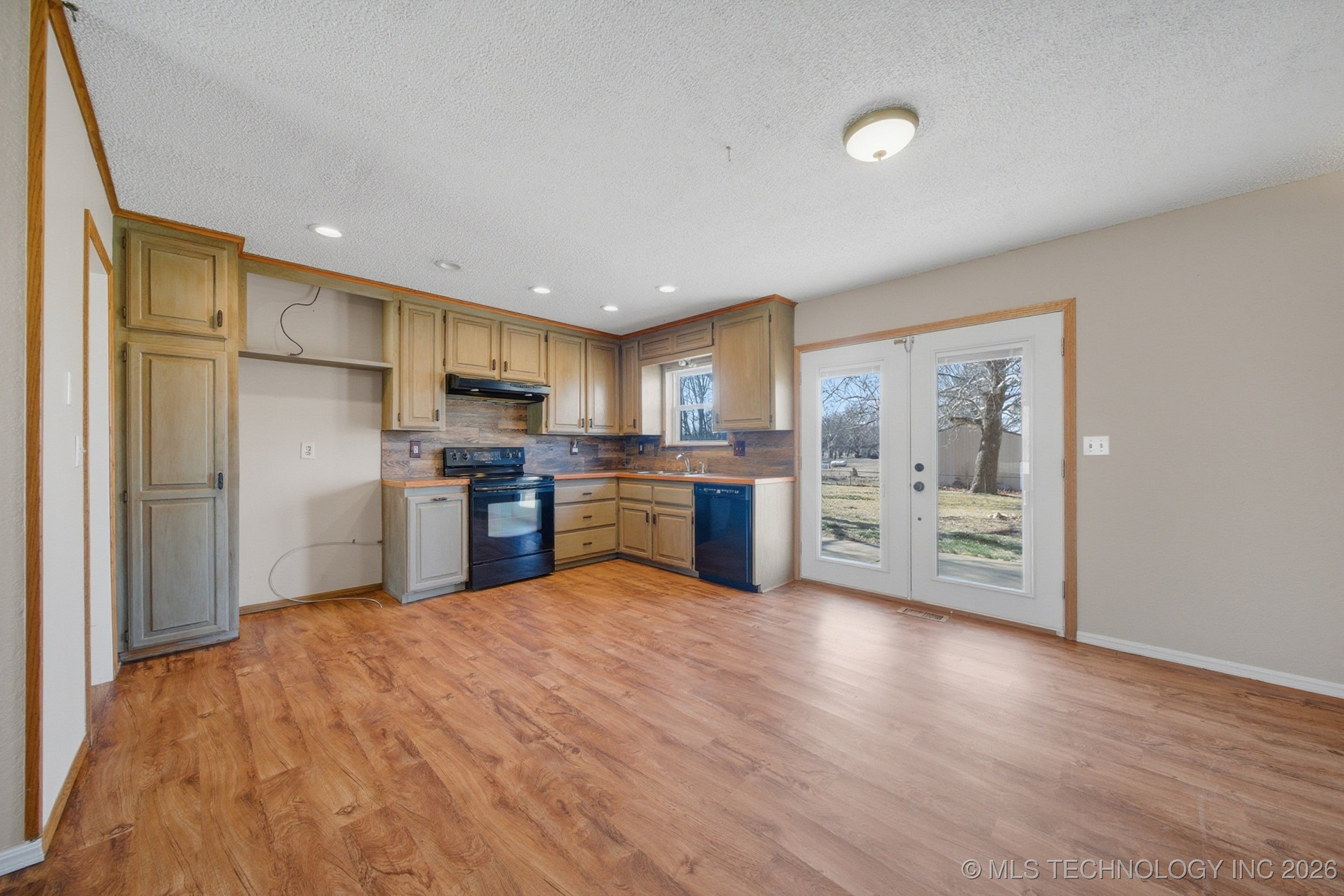 15876 E Pony Lake Drive Property Photo 9