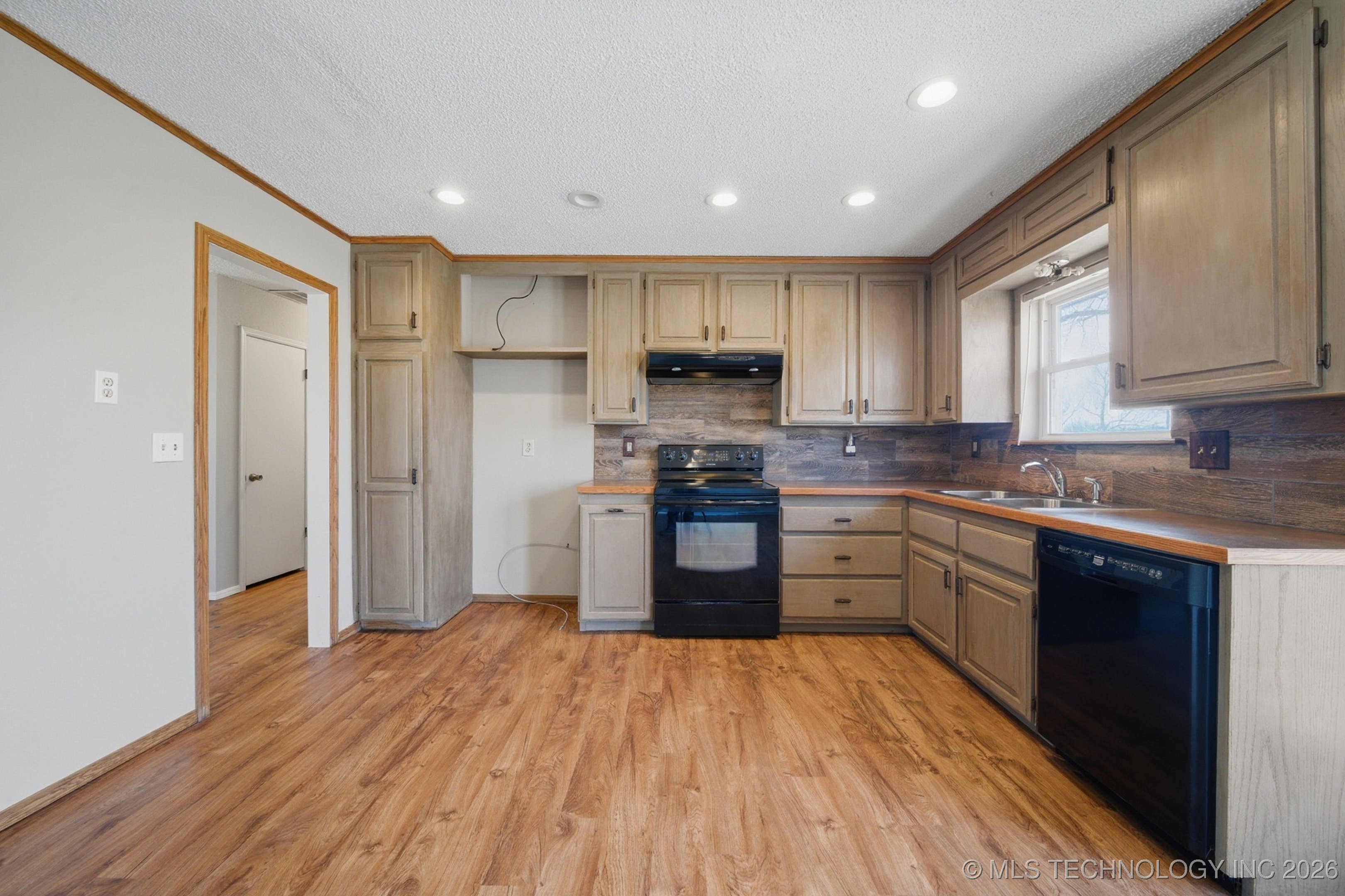 15876 E Pony Lake Drive Property Photo 11