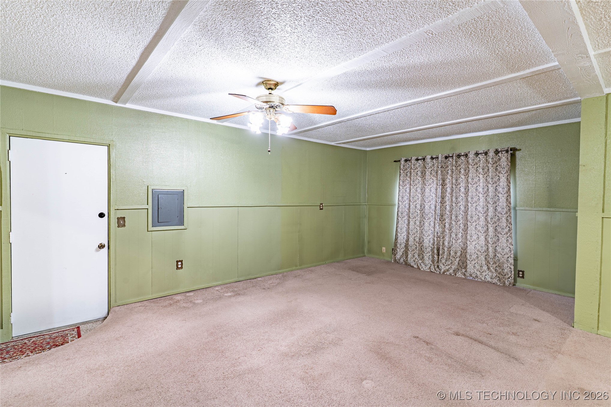 504 E Pershing Place Property Photo 5