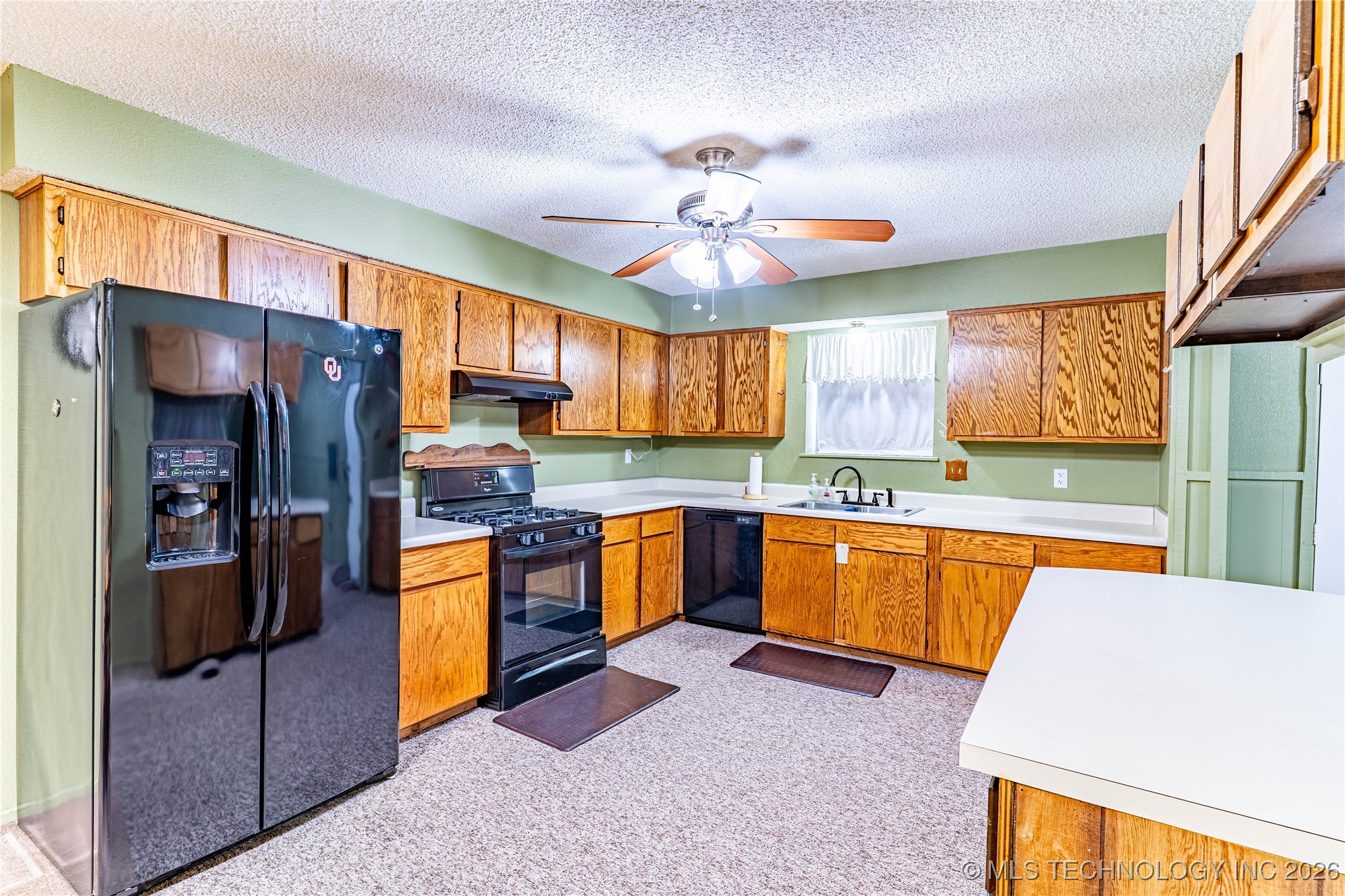 504 E Pershing Place Property Photo 6