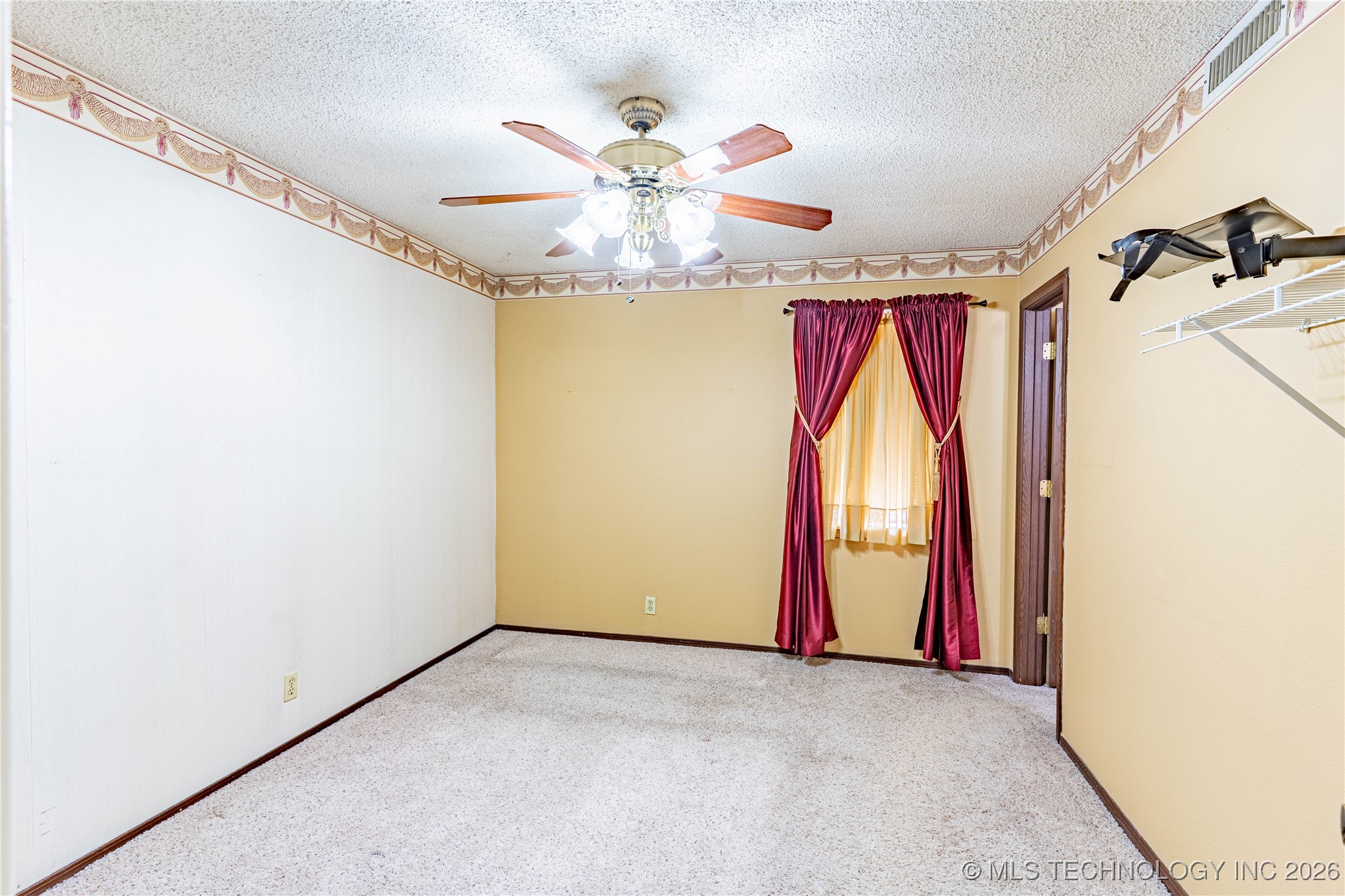 504 E Pershing Place Property Photo 9