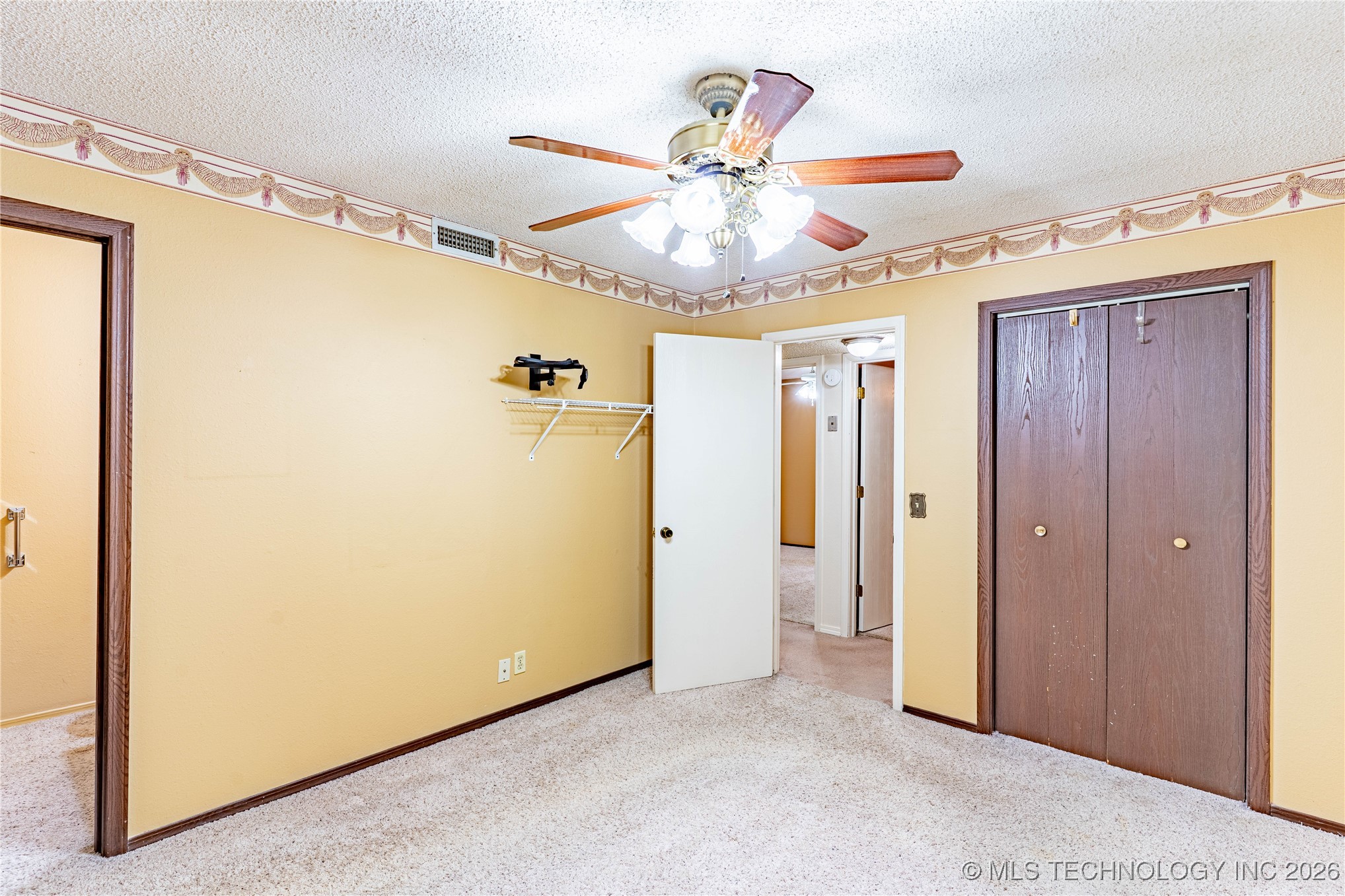 504 E Pershing Place Property Photo 10