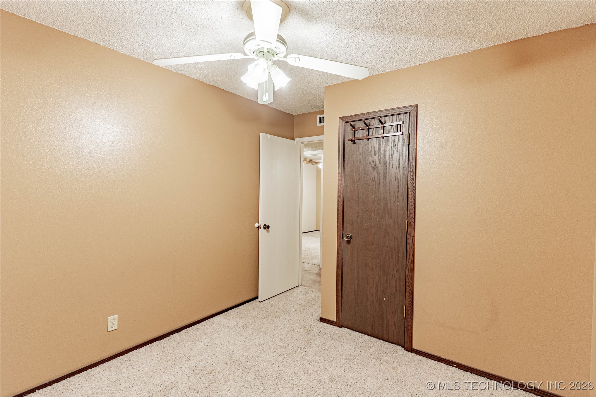 504 E Pershing Place Property Photo 15