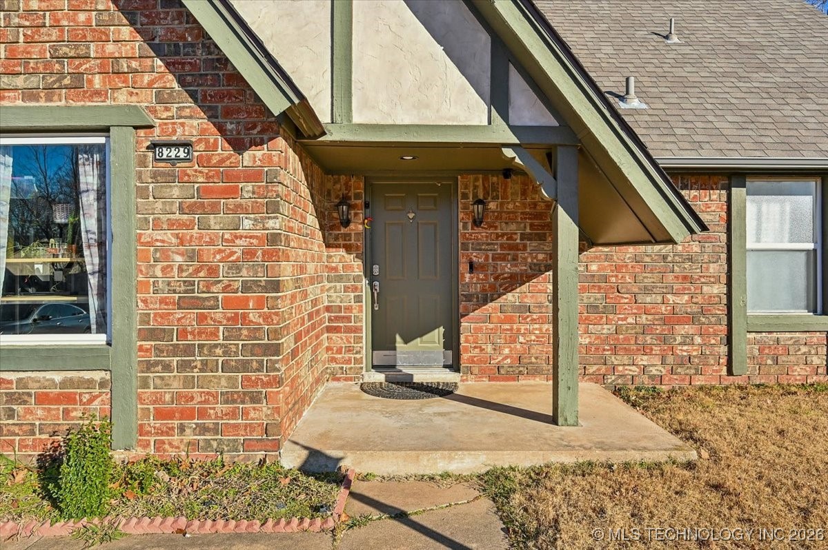 8229 S 74th East Avenue Property Photo 4