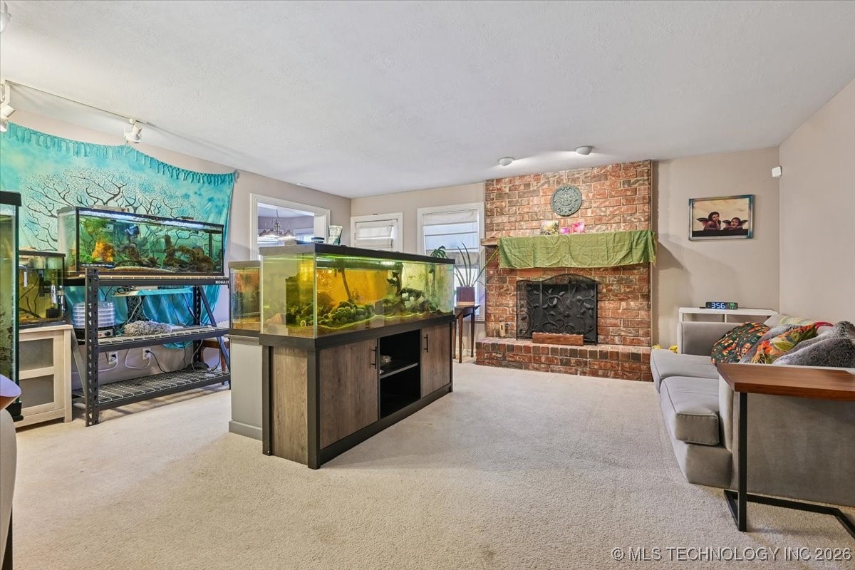 8229 S 74th East Avenue Property Photo 11