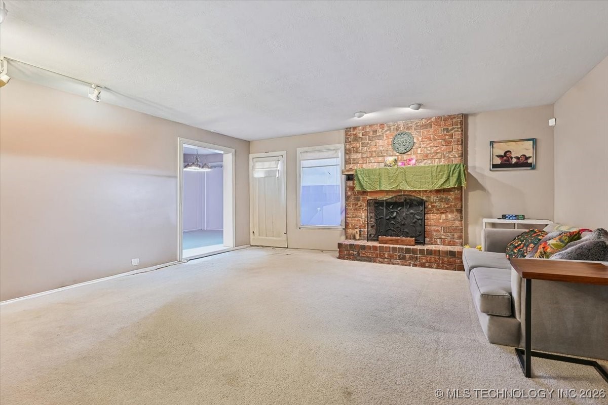 8229 S 74th East Avenue Property Photo 12