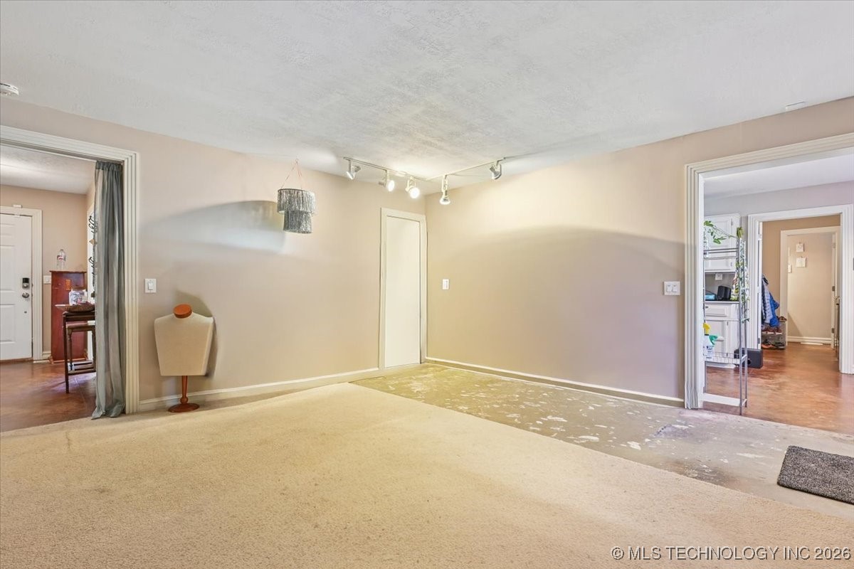 8229 S 74th East Avenue Property Photo 16