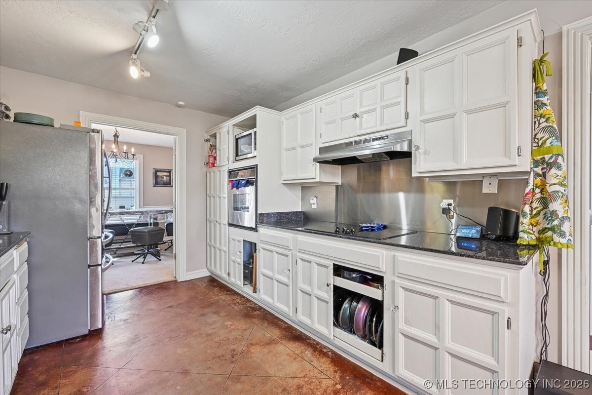 8229 S 74th East Avenue Property Photo 20