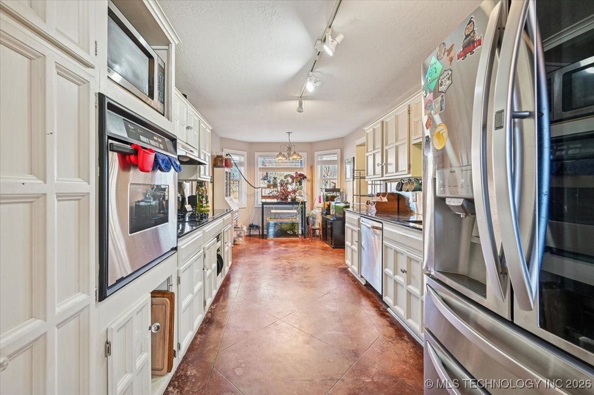 8229 S 74th East Avenue Property Photo 21