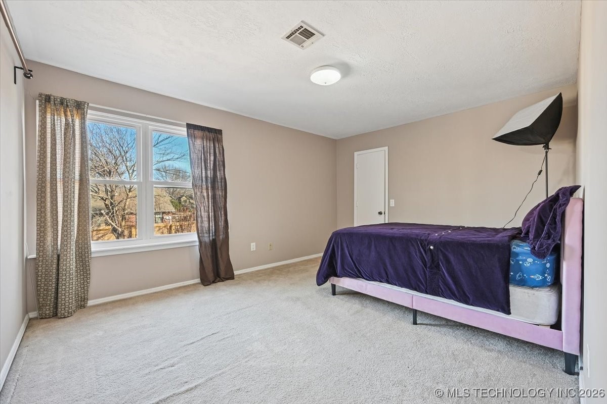 8229 S 74th East Avenue Property Photo 29