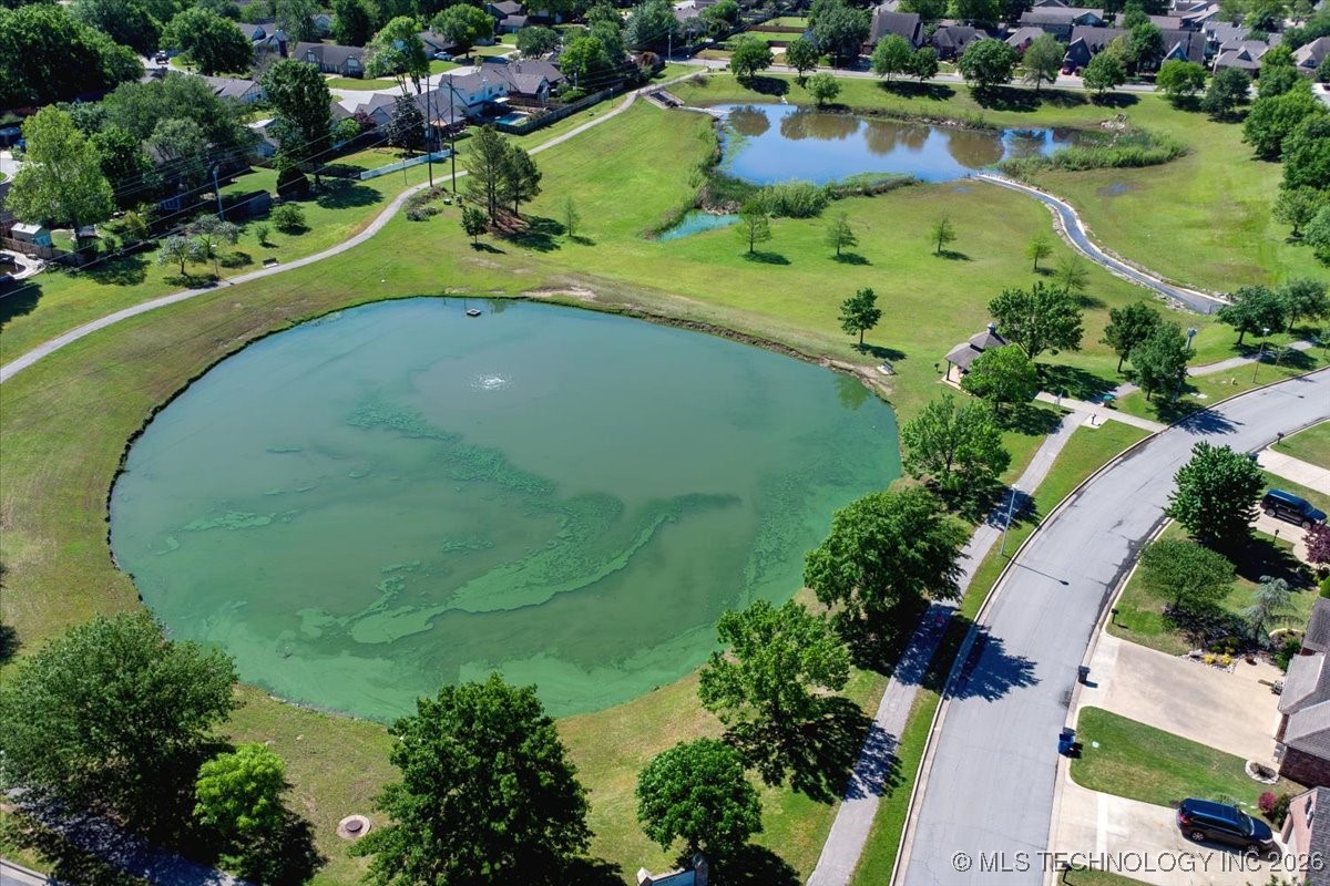 8229 S 74th East Avenue Property Photo 47