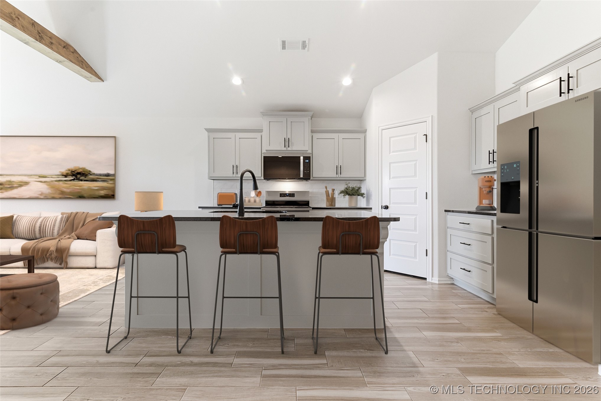 4916 N Walnut Avenue Property Photo 3