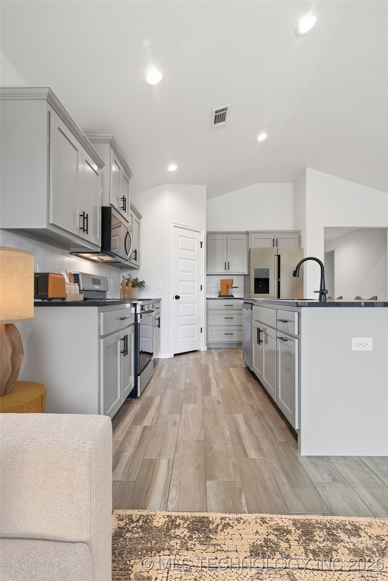 4916 N Walnut Avenue Property Photo 5