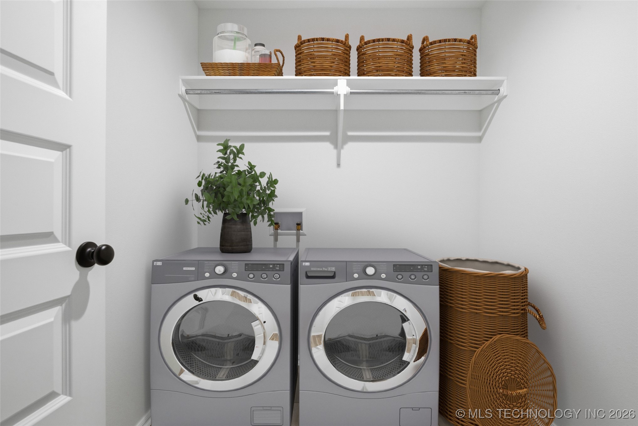 4916 N Walnut Avenue Property Photo 7