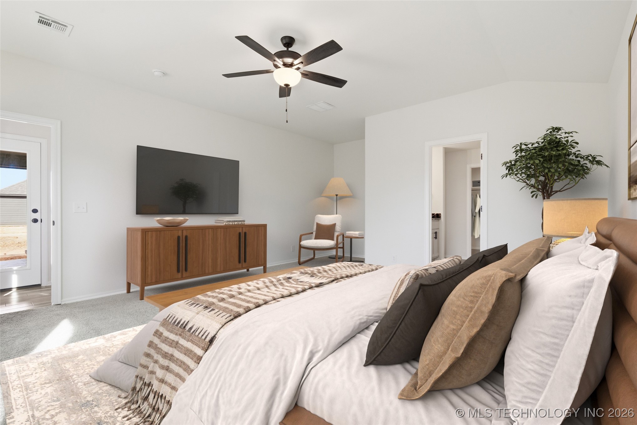 4916 N Walnut Avenue Property Photo 13