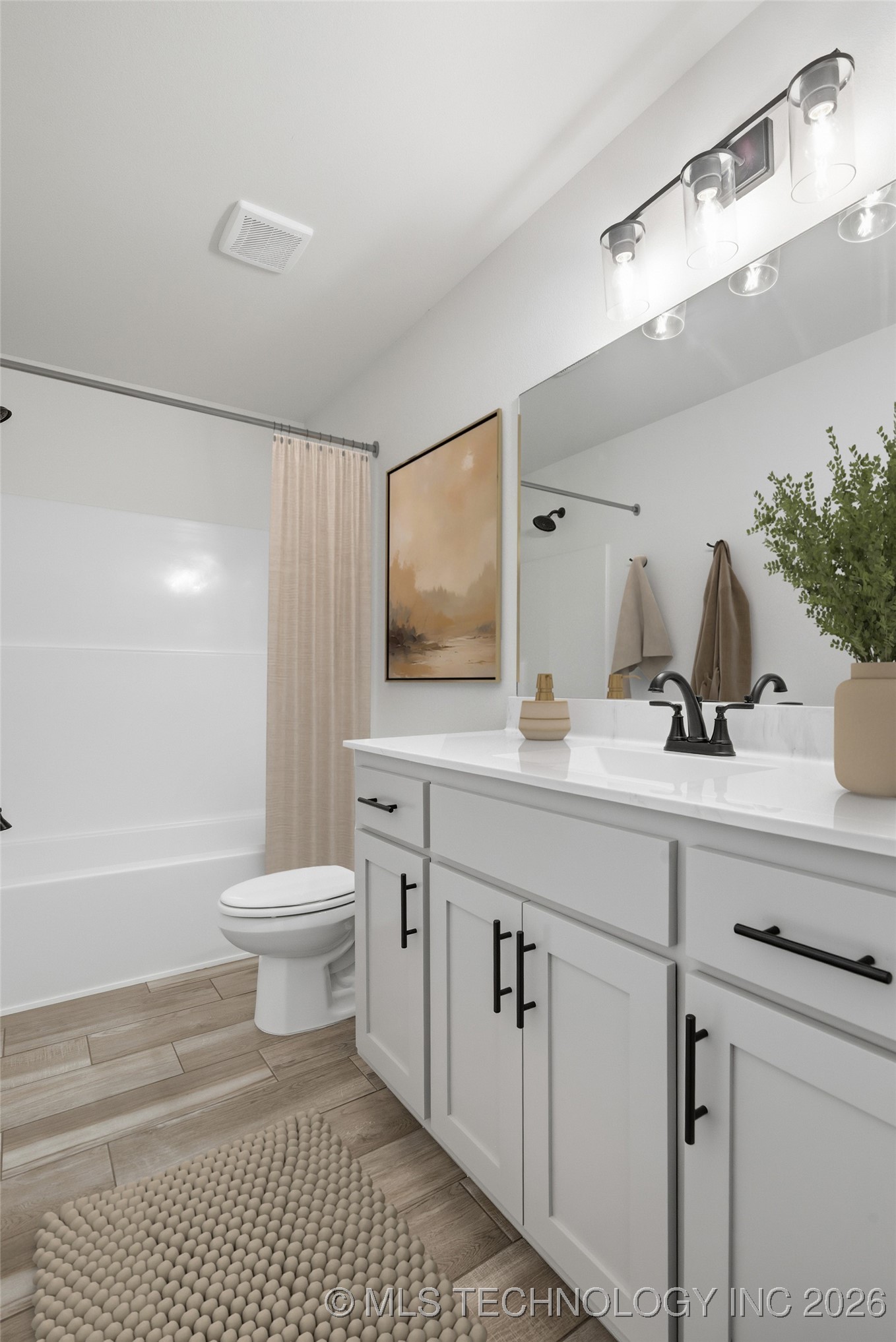 4916 N Walnut Avenue Property Photo 15