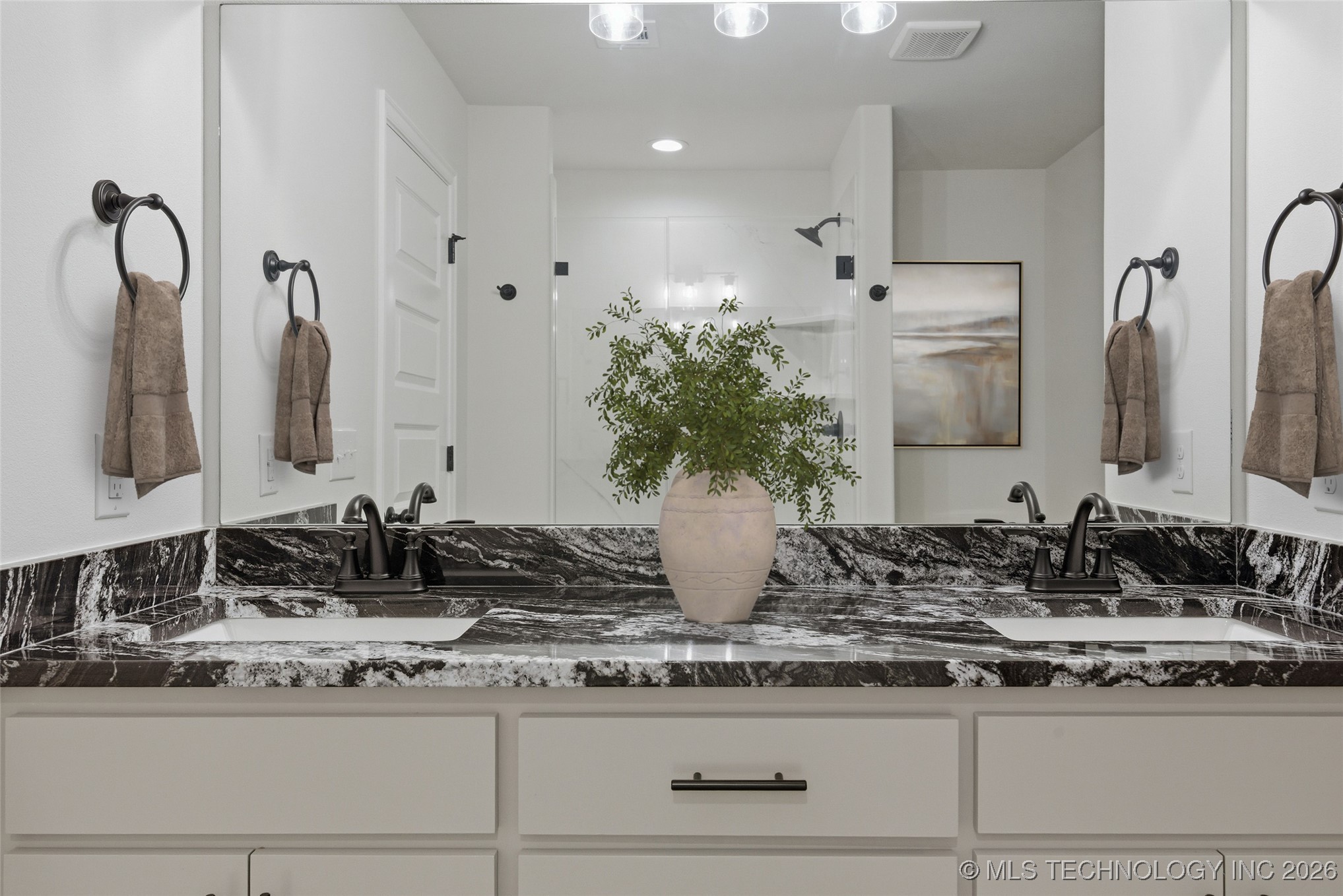 4916 N Walnut Avenue Property Photo 19