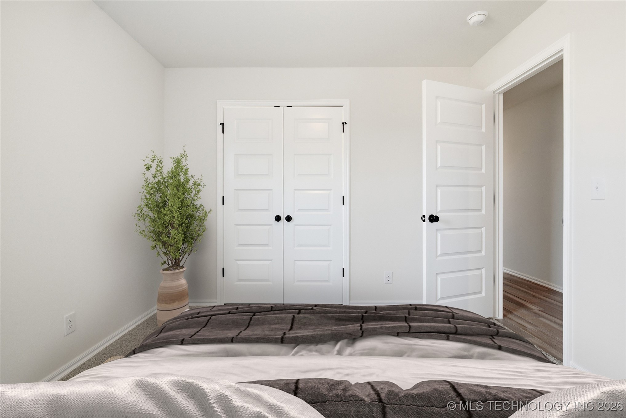 4916 N Walnut Avenue Property Photo 21