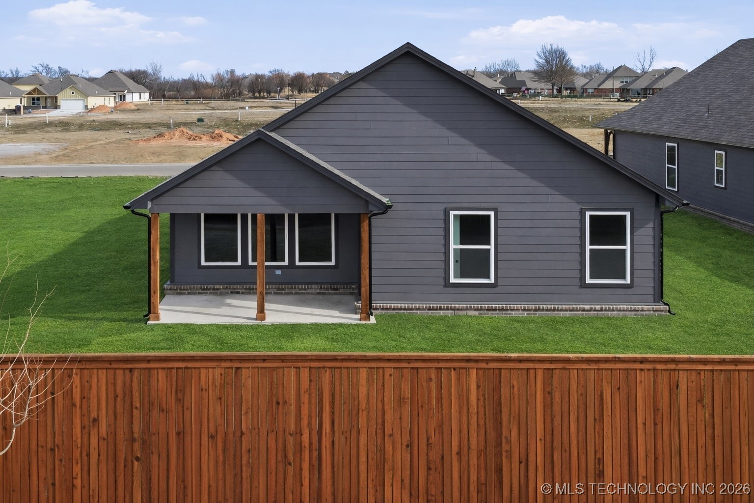 4916 N Walnut Avenue Property Photo 25