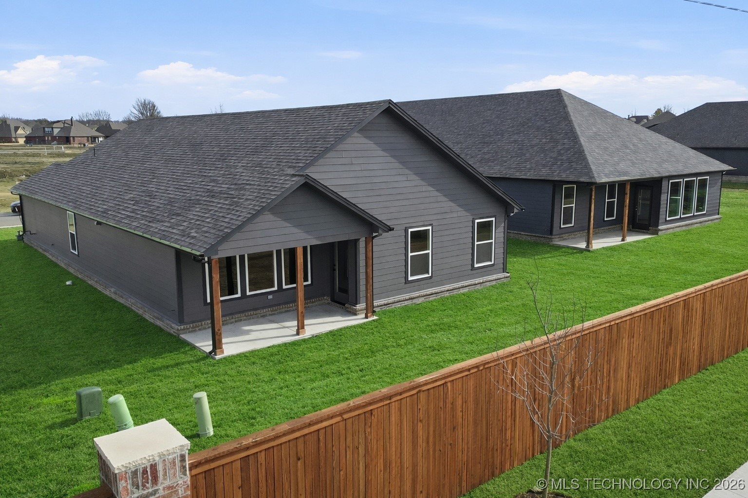 4916 N Walnut Avenue Property Photo 26