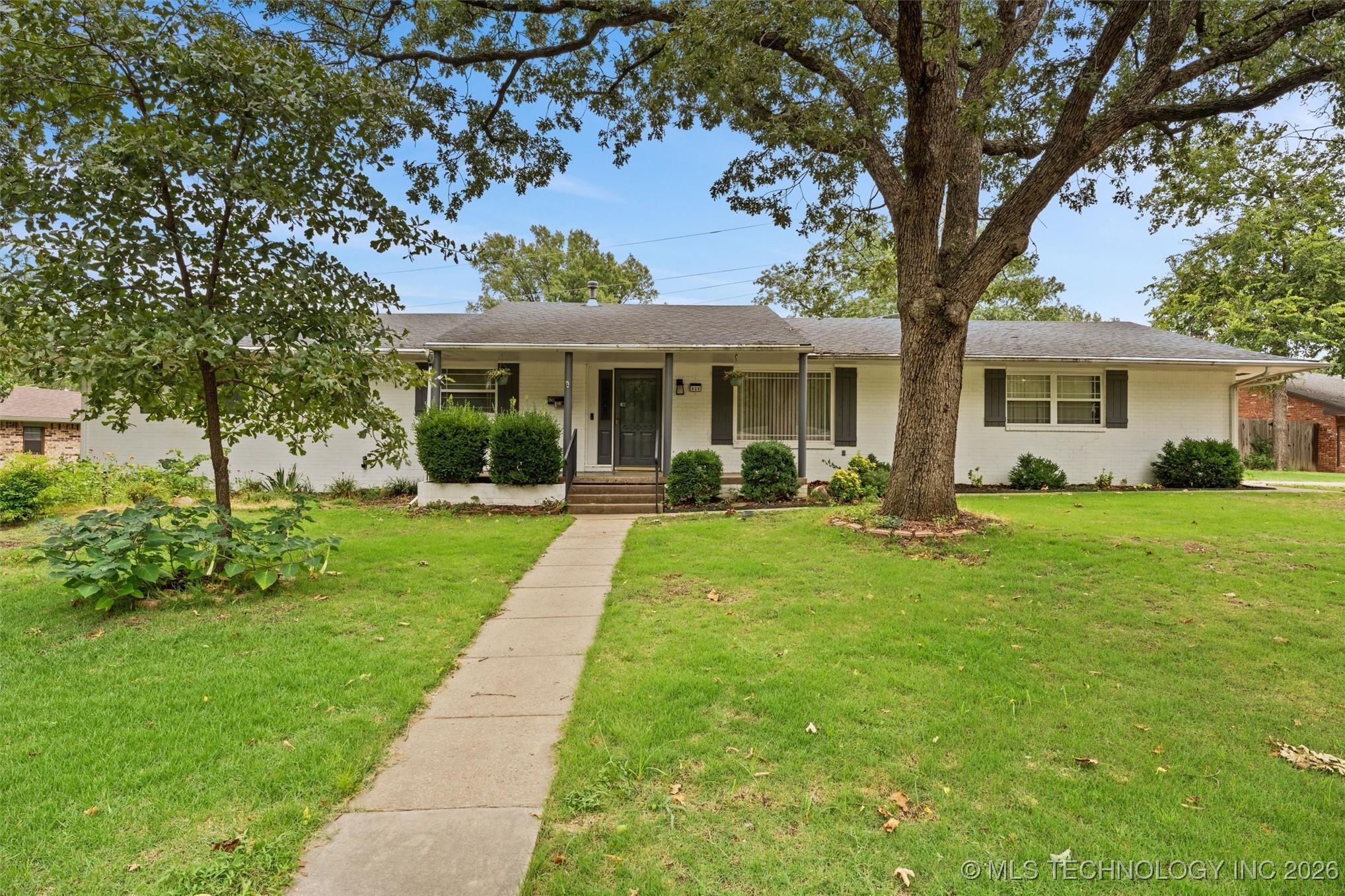 926 Sandstone Drive Property Photo 1