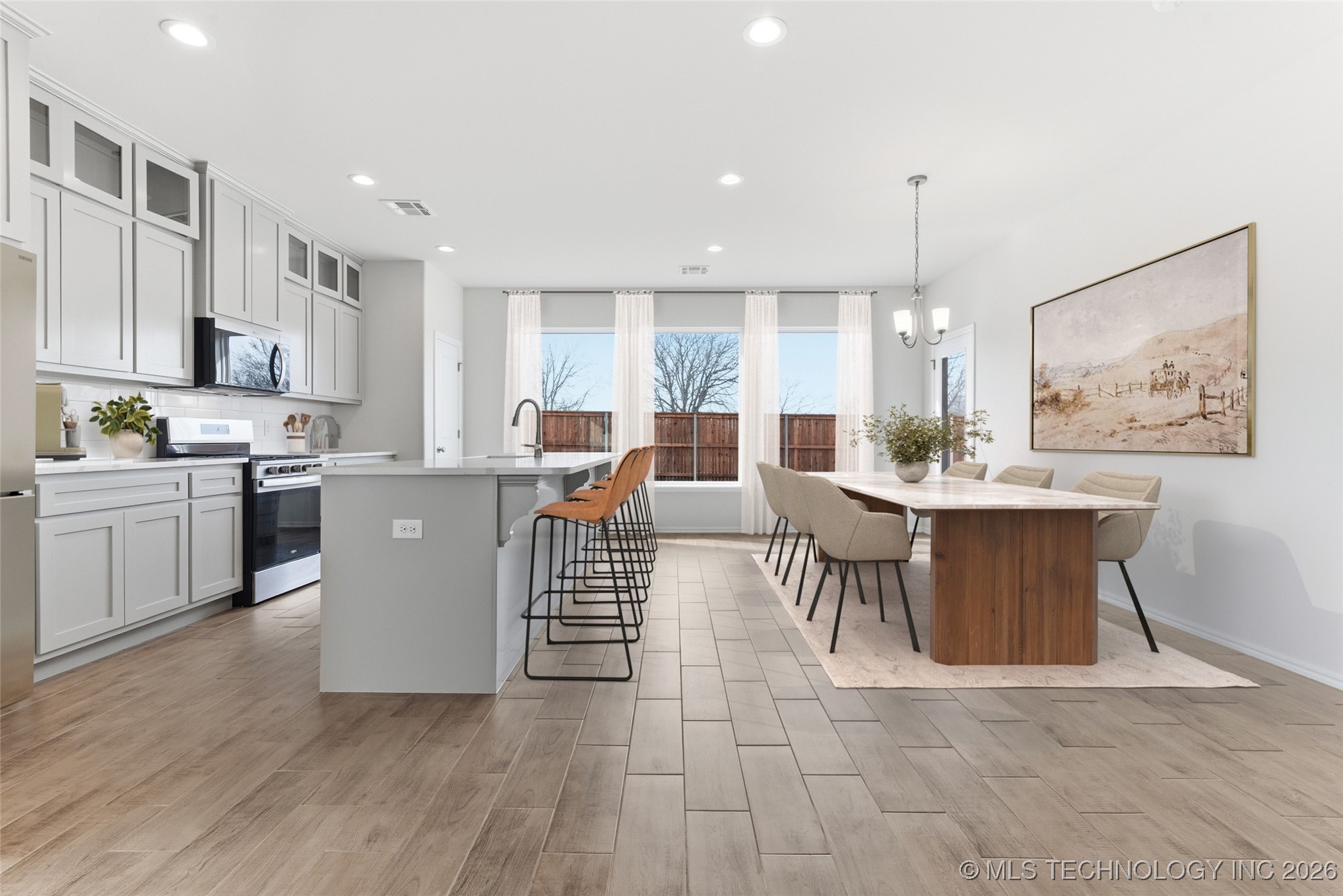 4912 N Walnut Avenue Property Photo 5