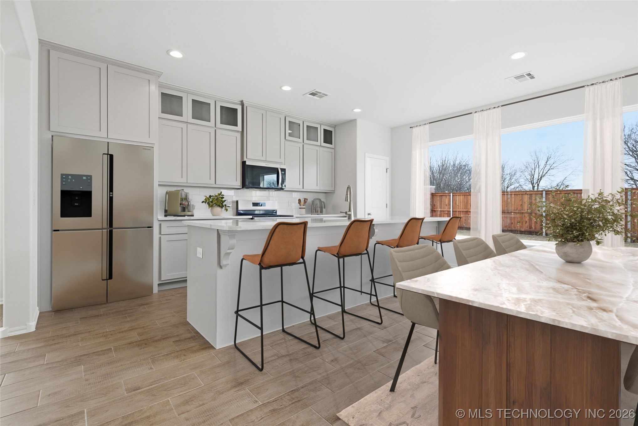 4912 N Walnut Avenue Property Photo 6