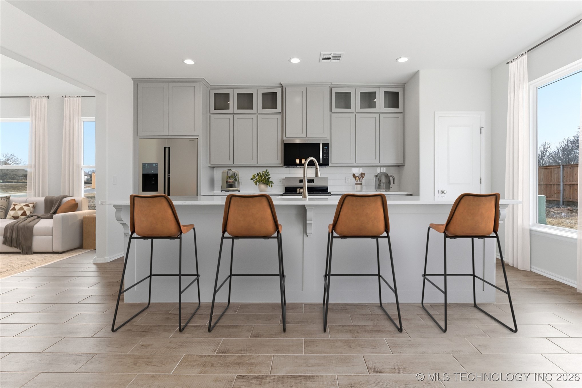 4912 N Walnut Avenue Property Photo 7