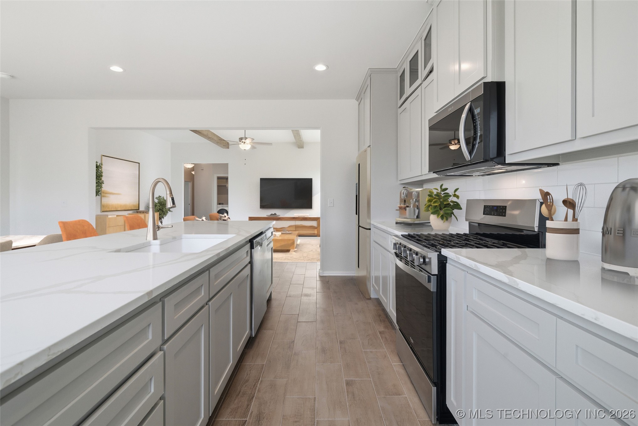 4912 N Walnut Avenue Property Photo 10