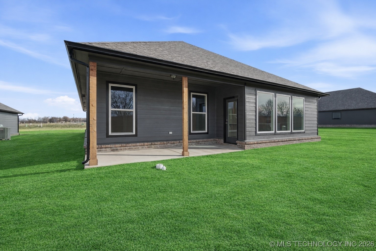 4912 N Walnut Avenue Property Photo 25