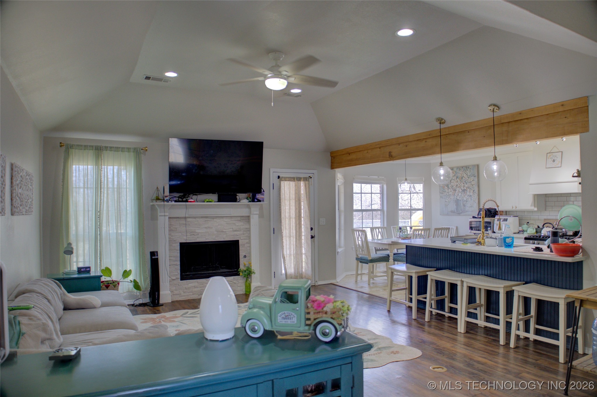 11610 N 109th Place E Property Photo 3