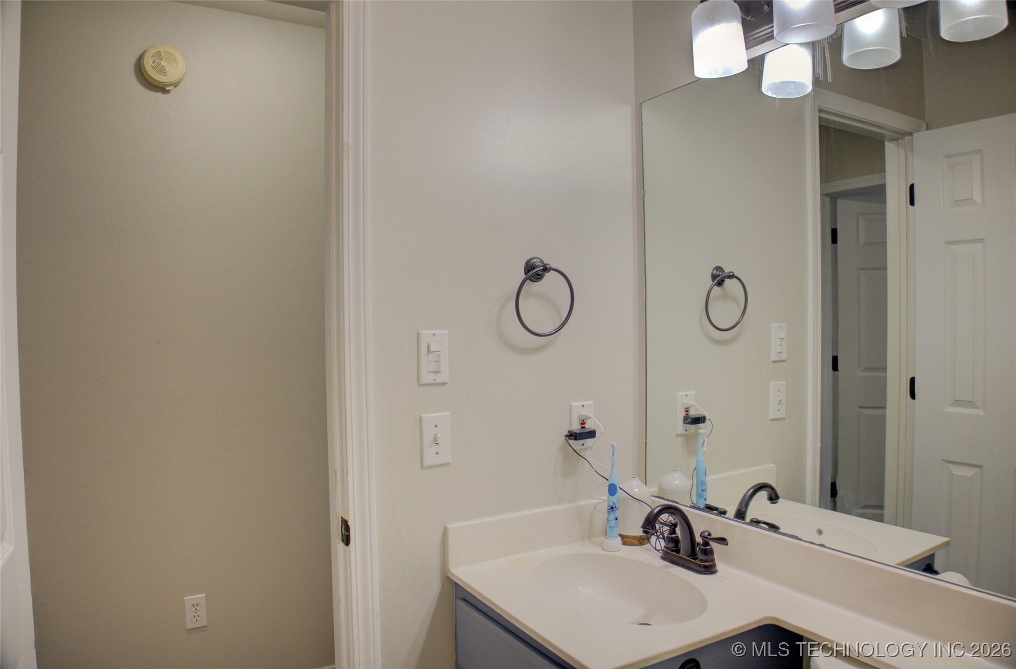 11610 N 109th Place E Property Photo 27