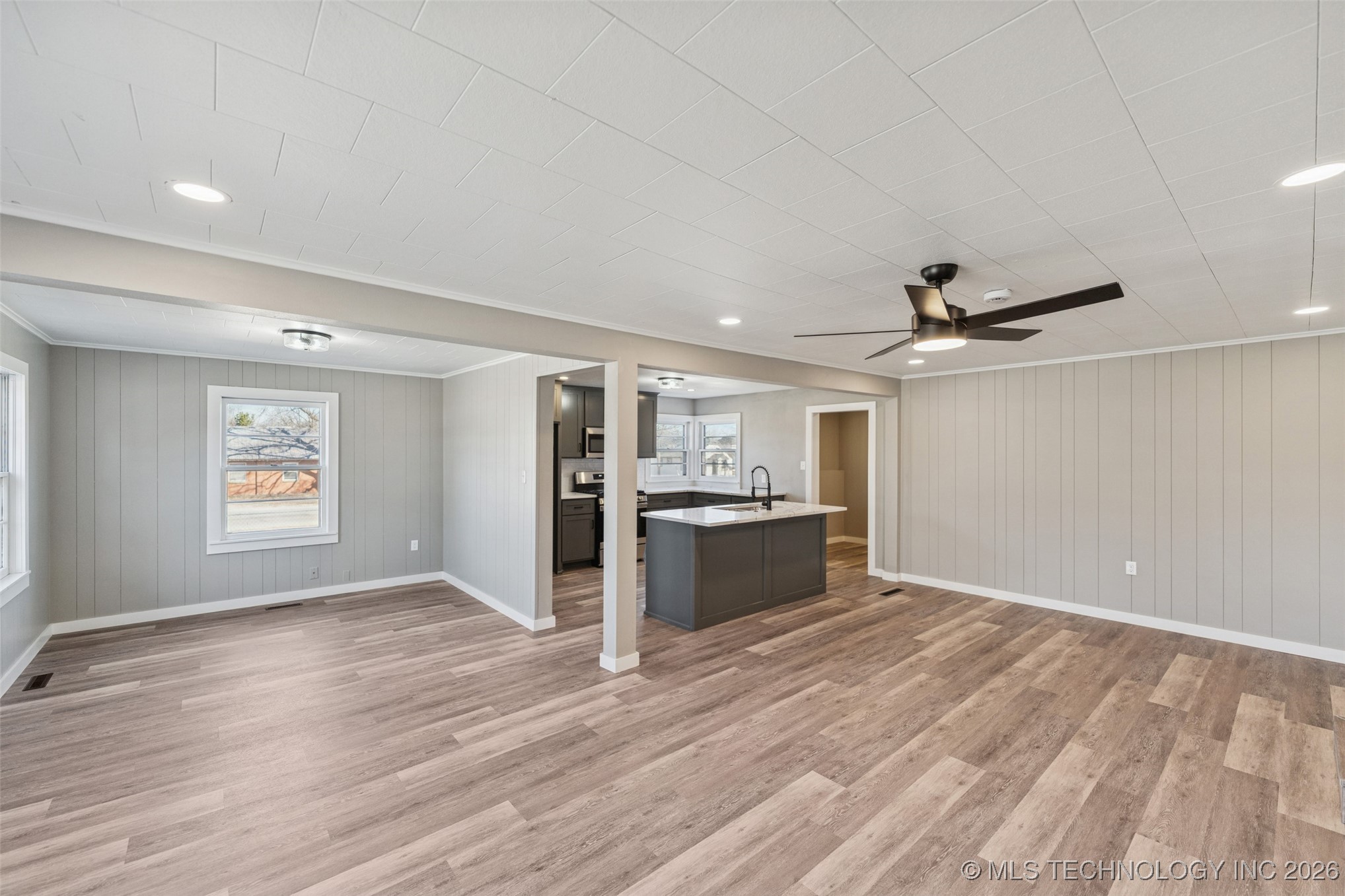 248 N Miller Property Photo 8