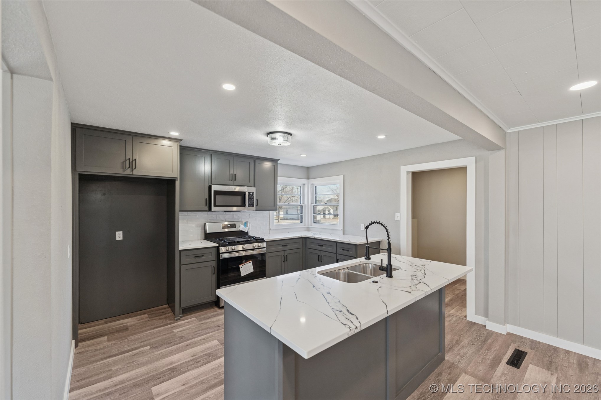 248 N Miller Property Photo 10