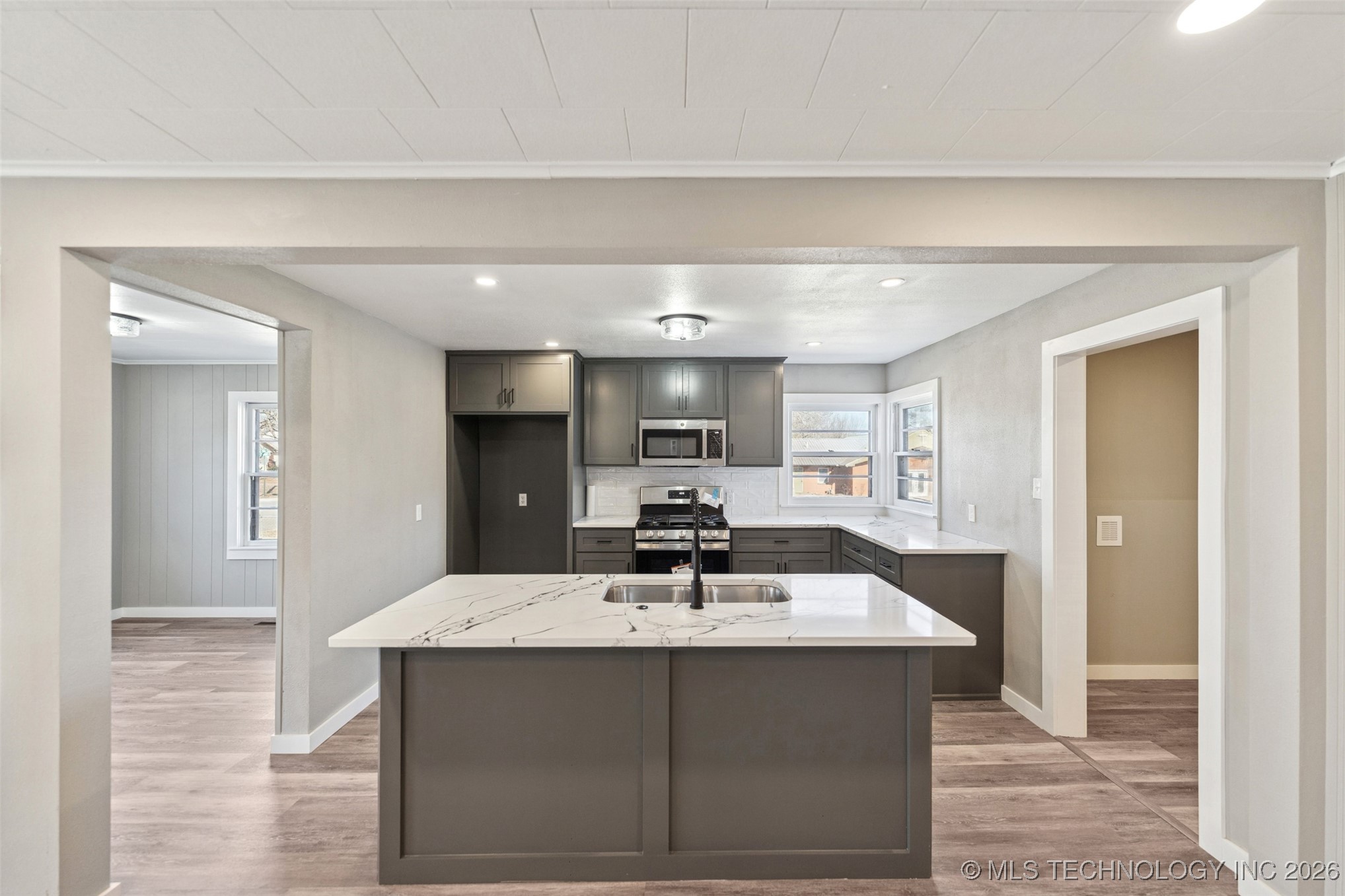 248 N Miller Property Photo 11