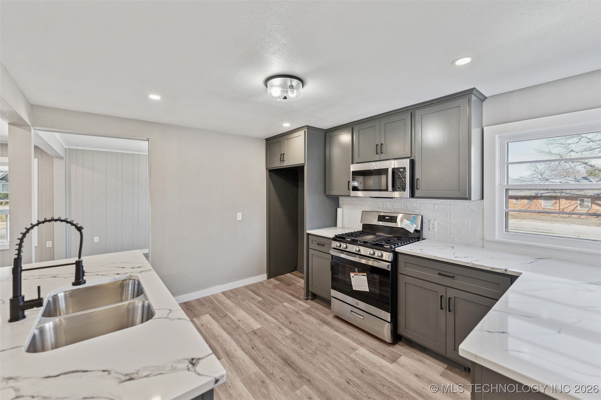 248 N Miller Property Photo 13