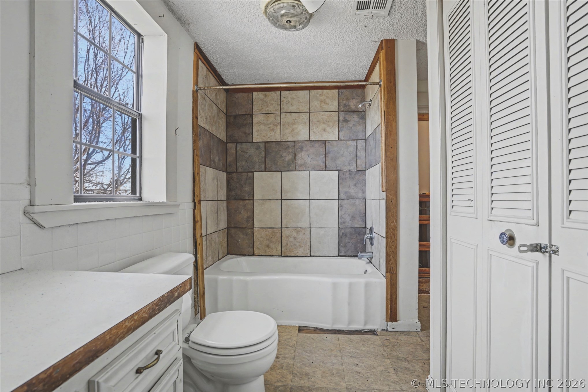 16812 N 97th East Avenue Property Photo 38