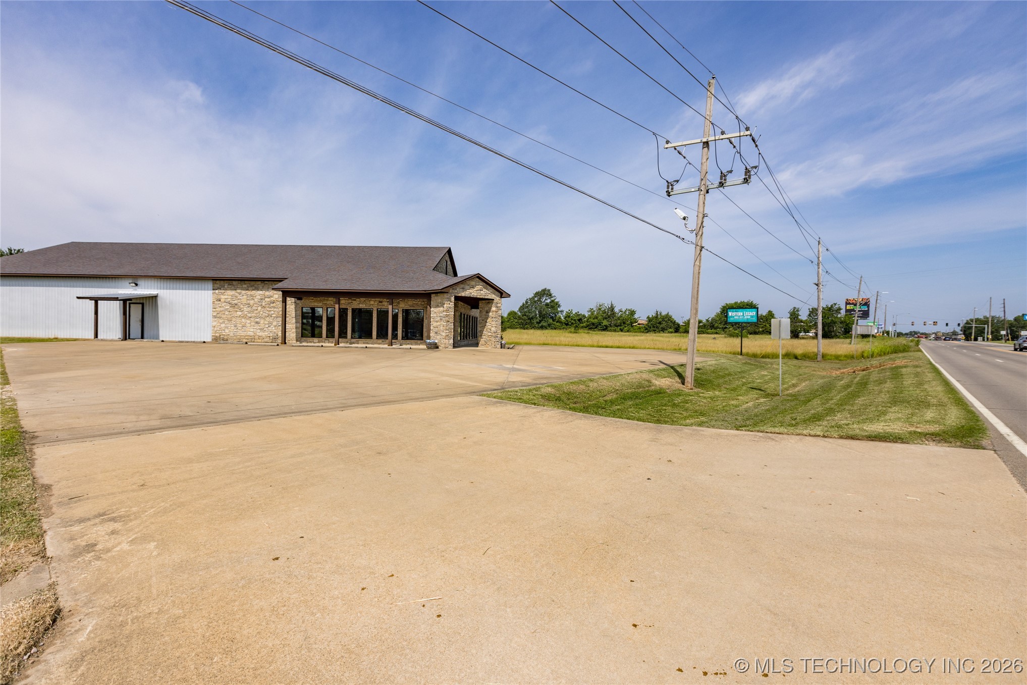 1910 E Jackson Street Property Photo 8