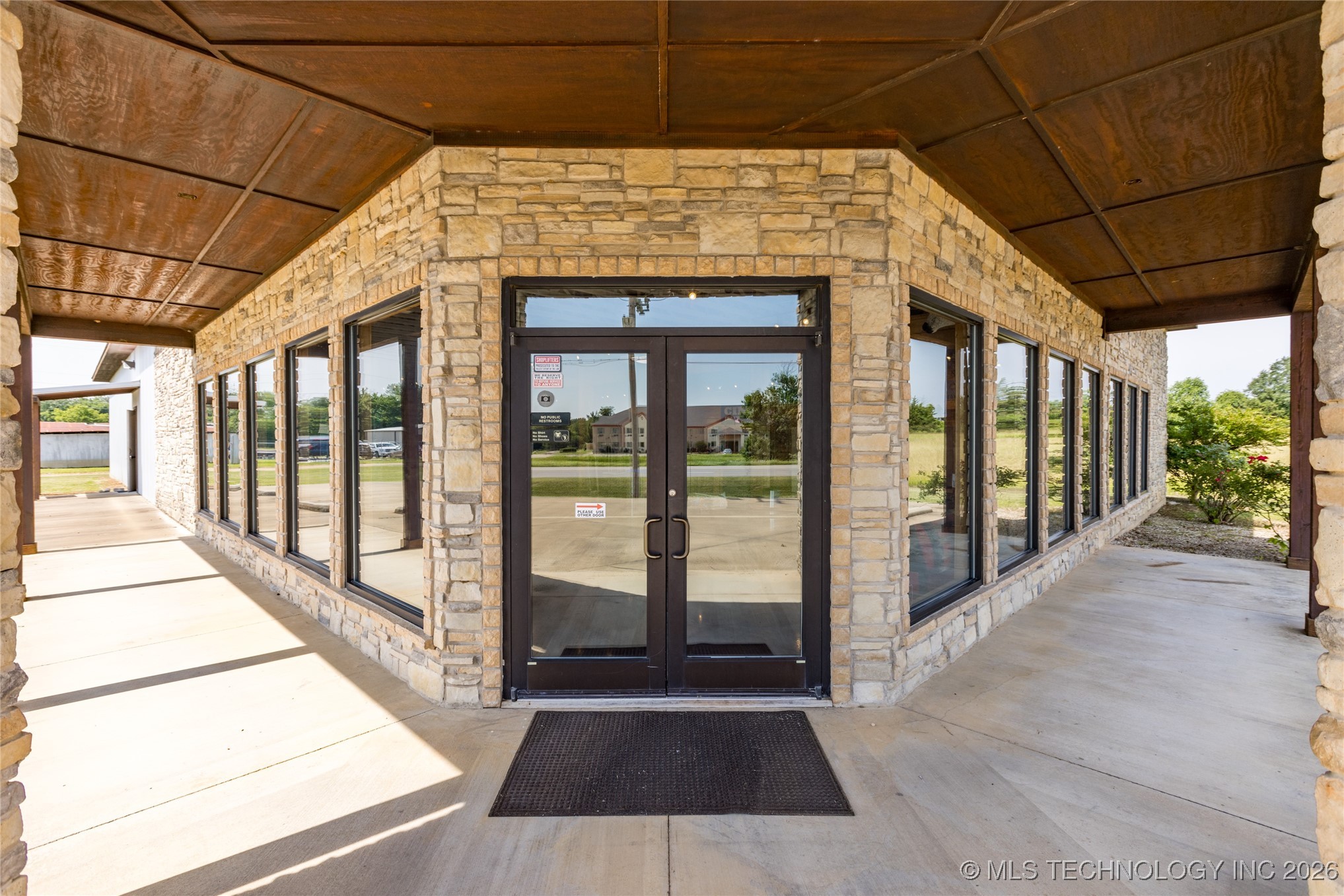 1910 E Jackson Street Property Photo 20