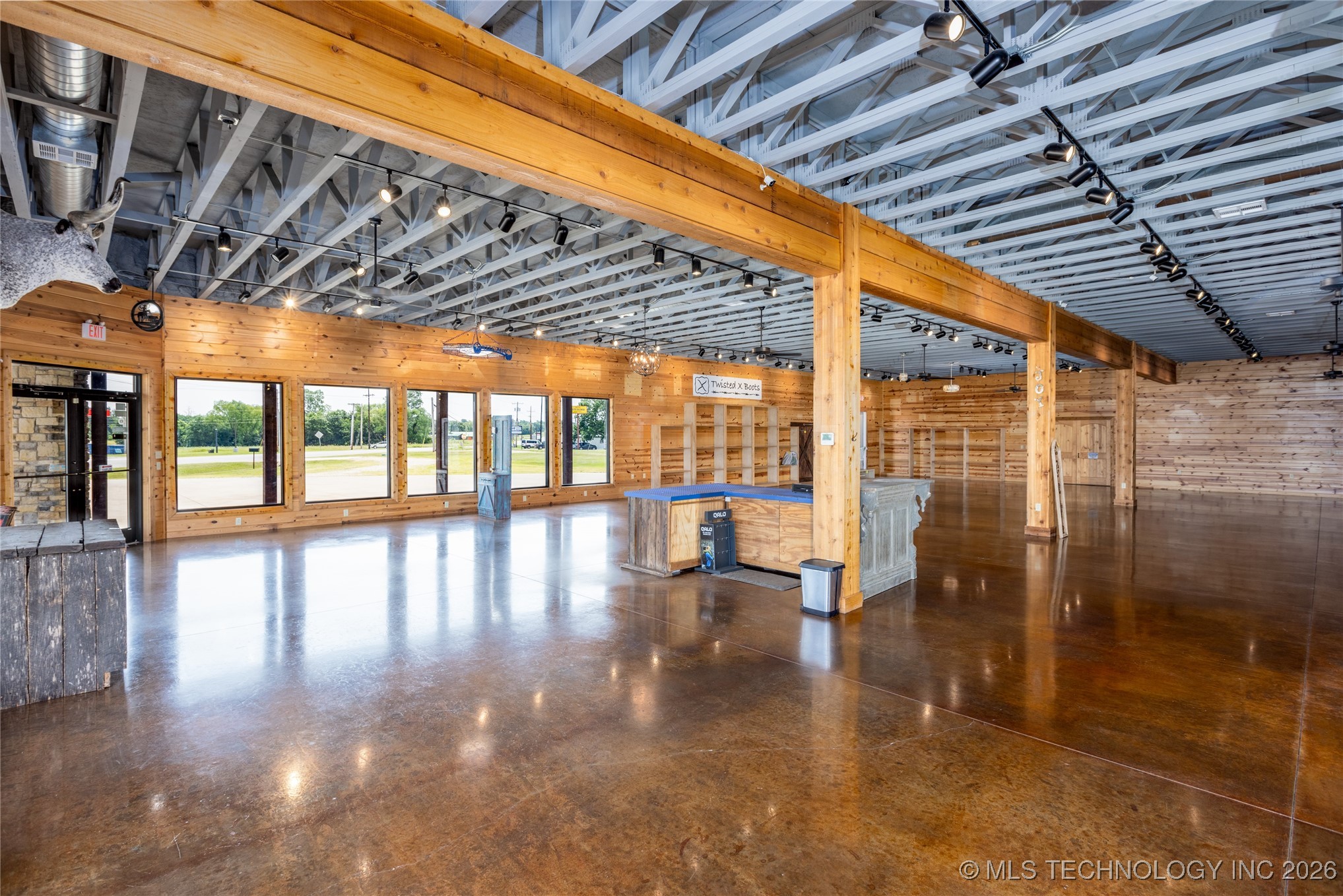 1910 E Jackson Street Property Photo 23