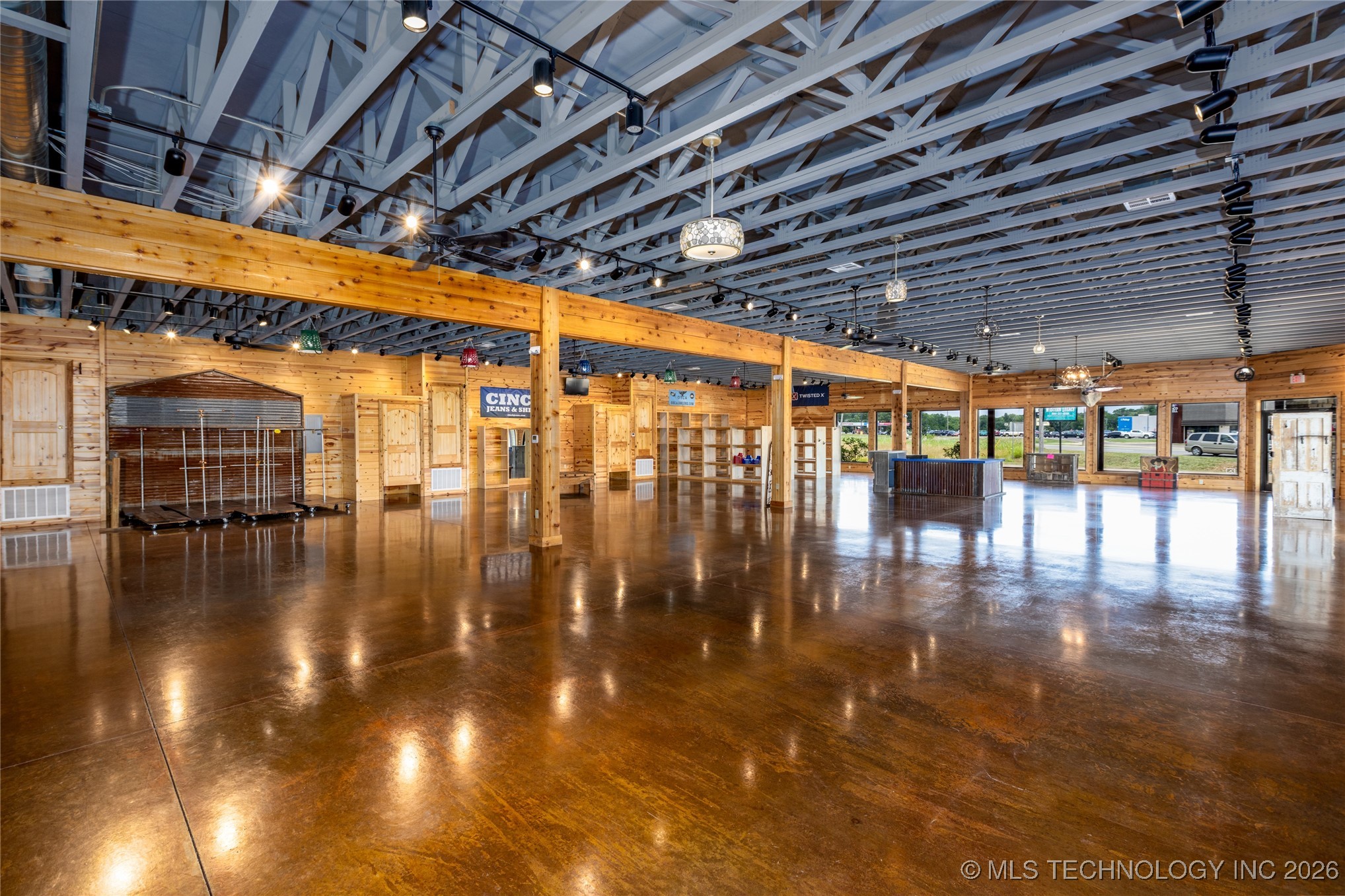 1910 E Jackson Street Property Photo 26