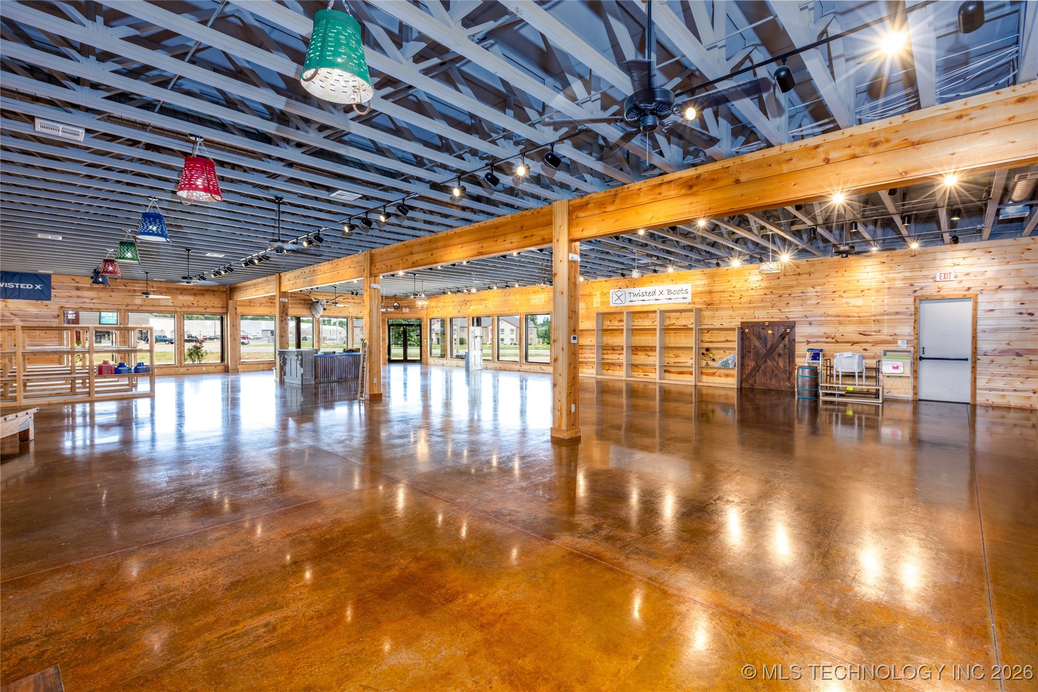 1910 E Jackson Street Property Photo 27