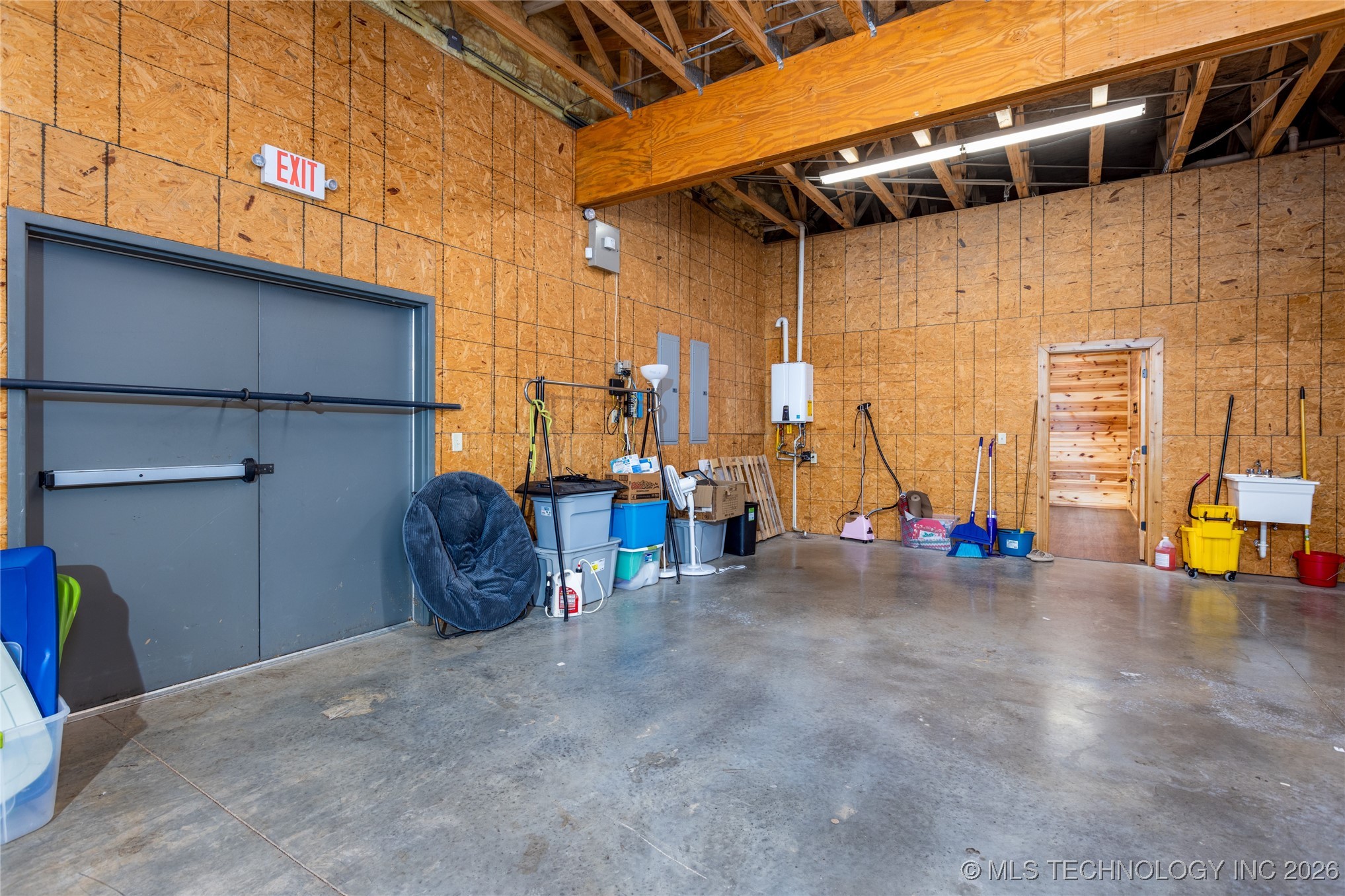 1910 E Jackson Street Property Photo 31