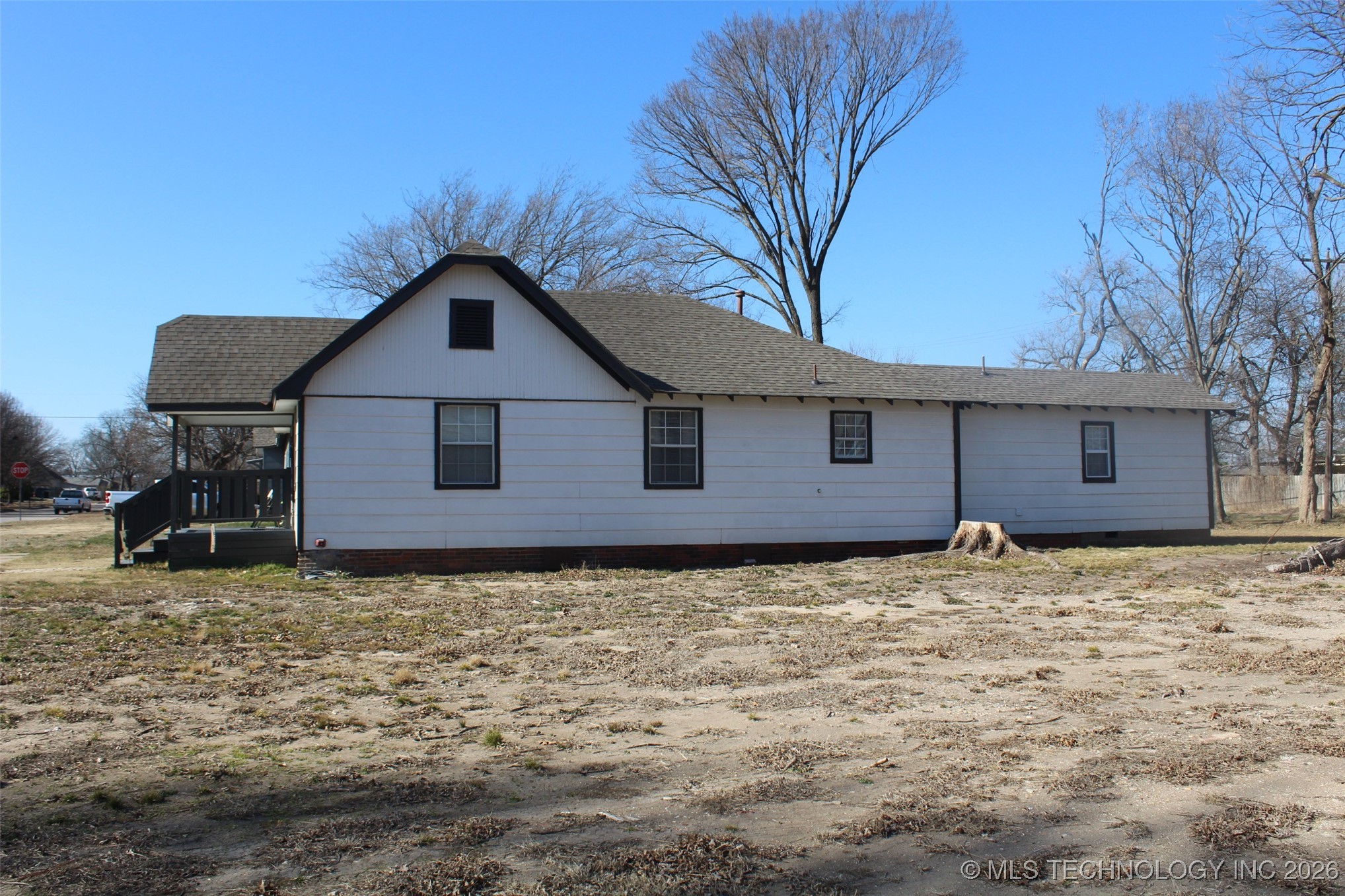 424 W 15th Street Property Photo 9