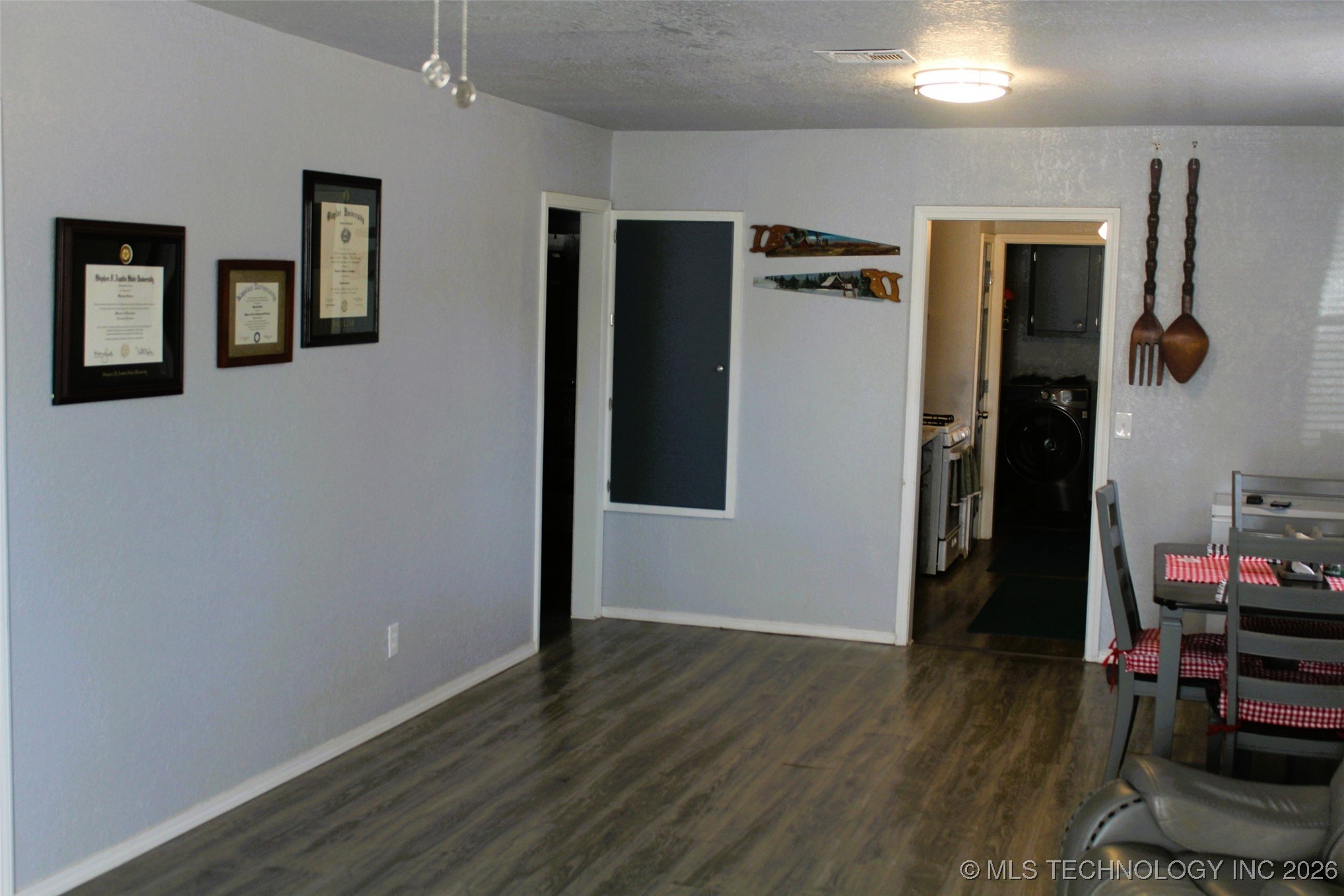 424 W 15th Street Property Photo 13