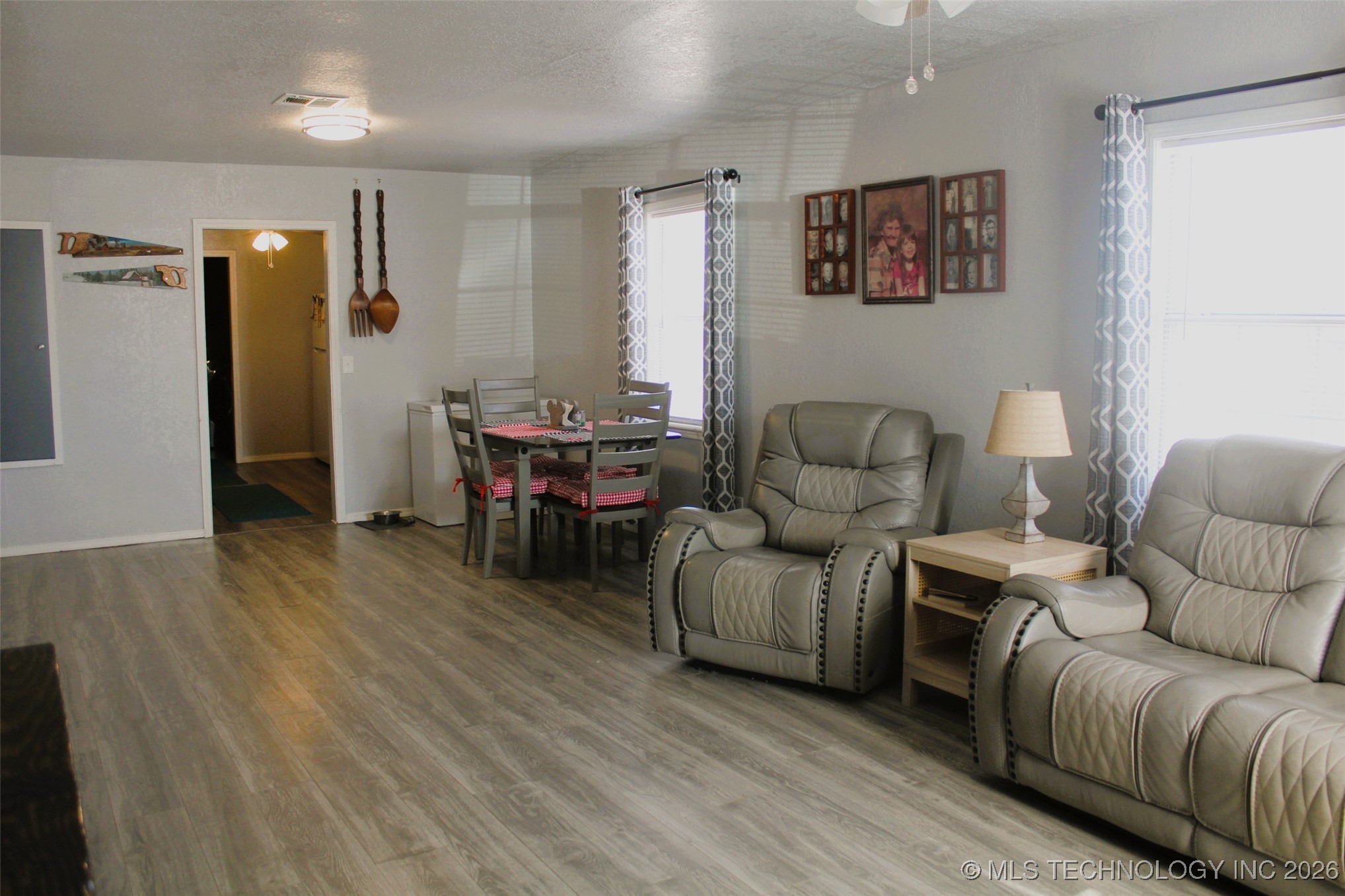 424 W 15th Street Property Photo 14