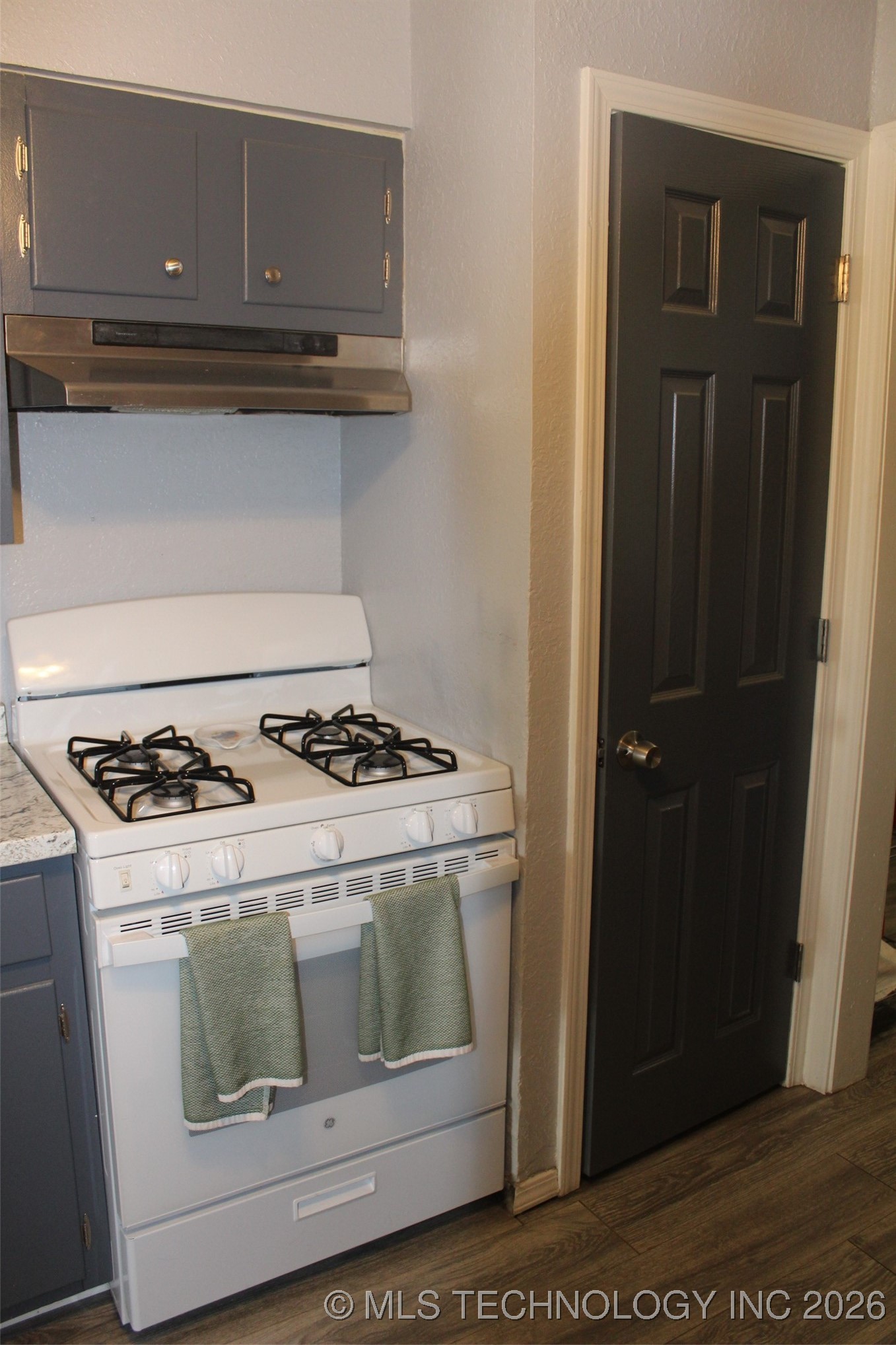 424 W 15th Street Property Photo 27