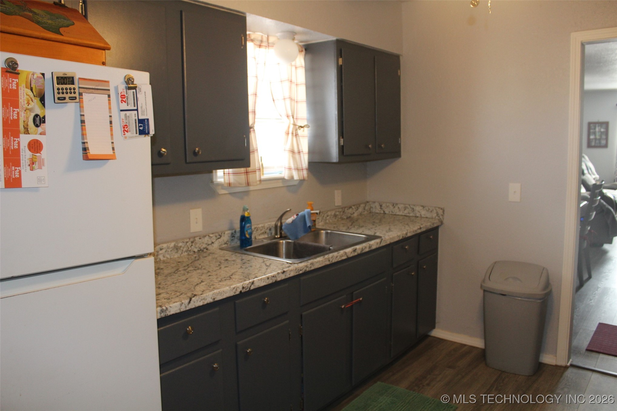 424 W 15th Street Property Photo 28