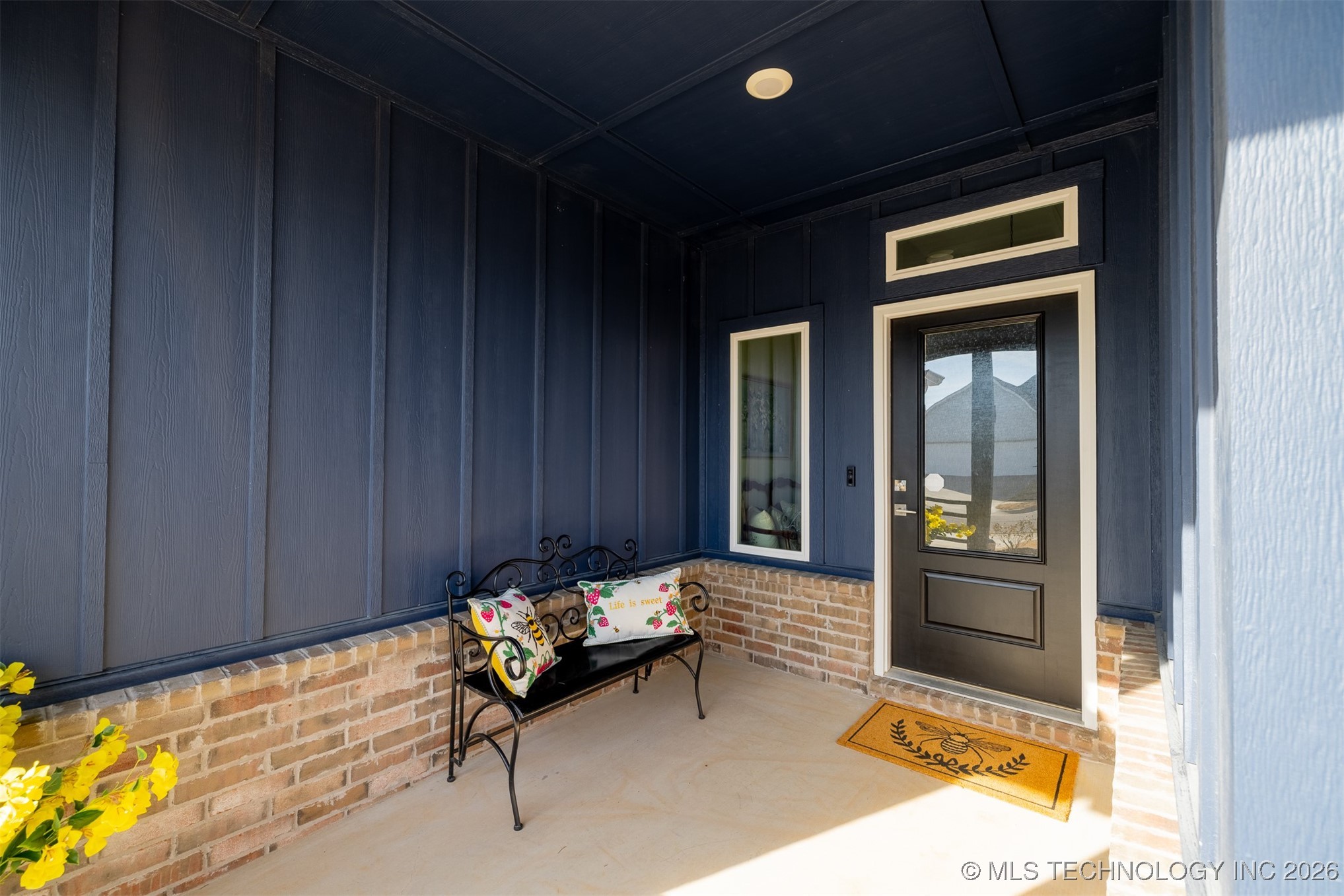 2942 N Briarwood Avenue Property Photo 5